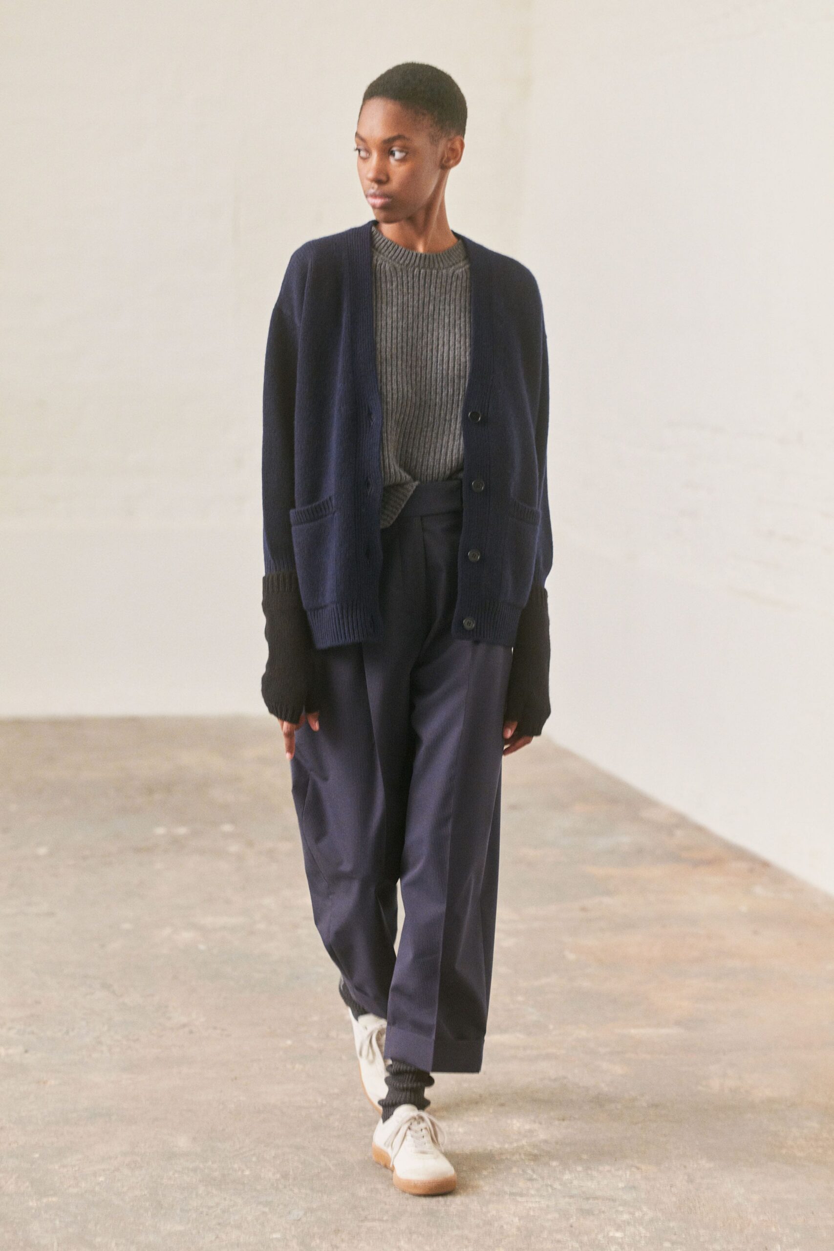 blue wool long-sleeve collared relaxed buttoned cardigan
