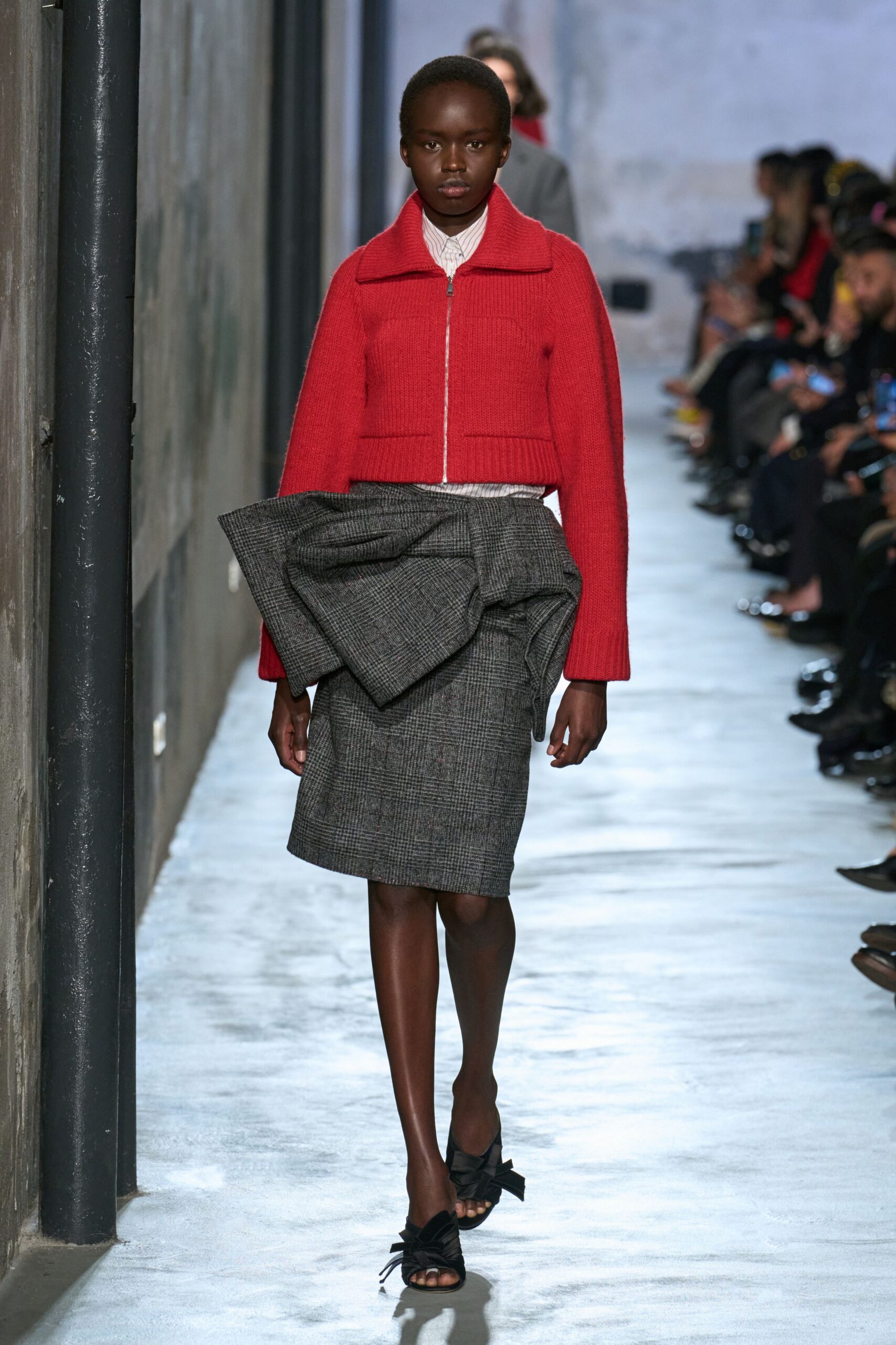 red wool long-sleeve collared fitted jacket
