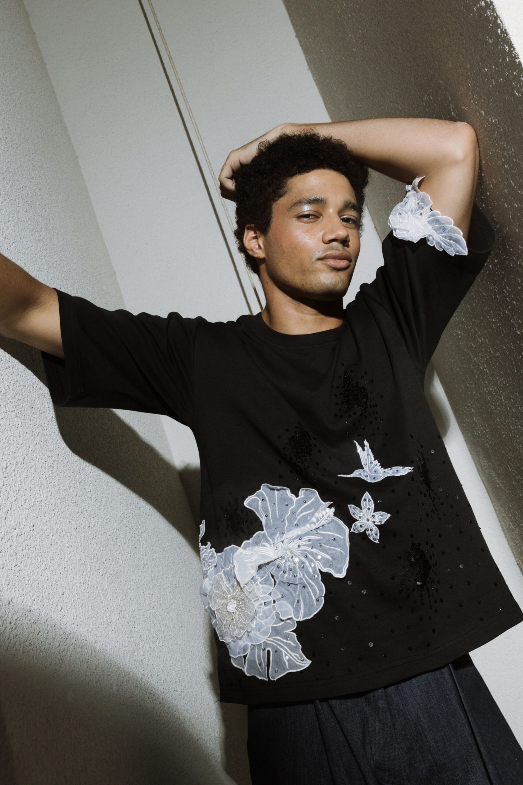 black cotton short-sleeve collared relaxed embroidered t-shirt