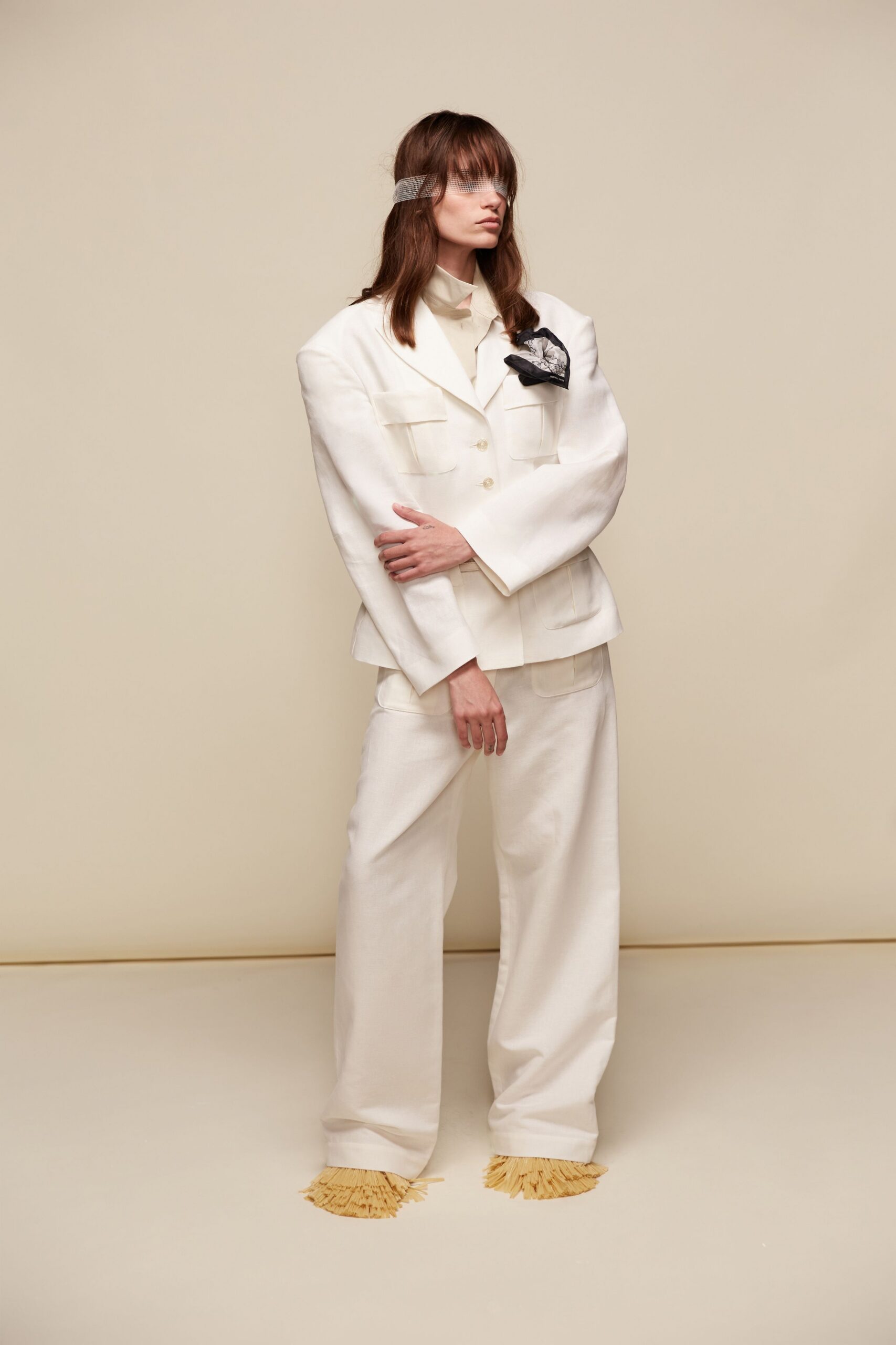 white cotton long-sleeve collared oversized buttoned pockets blazer