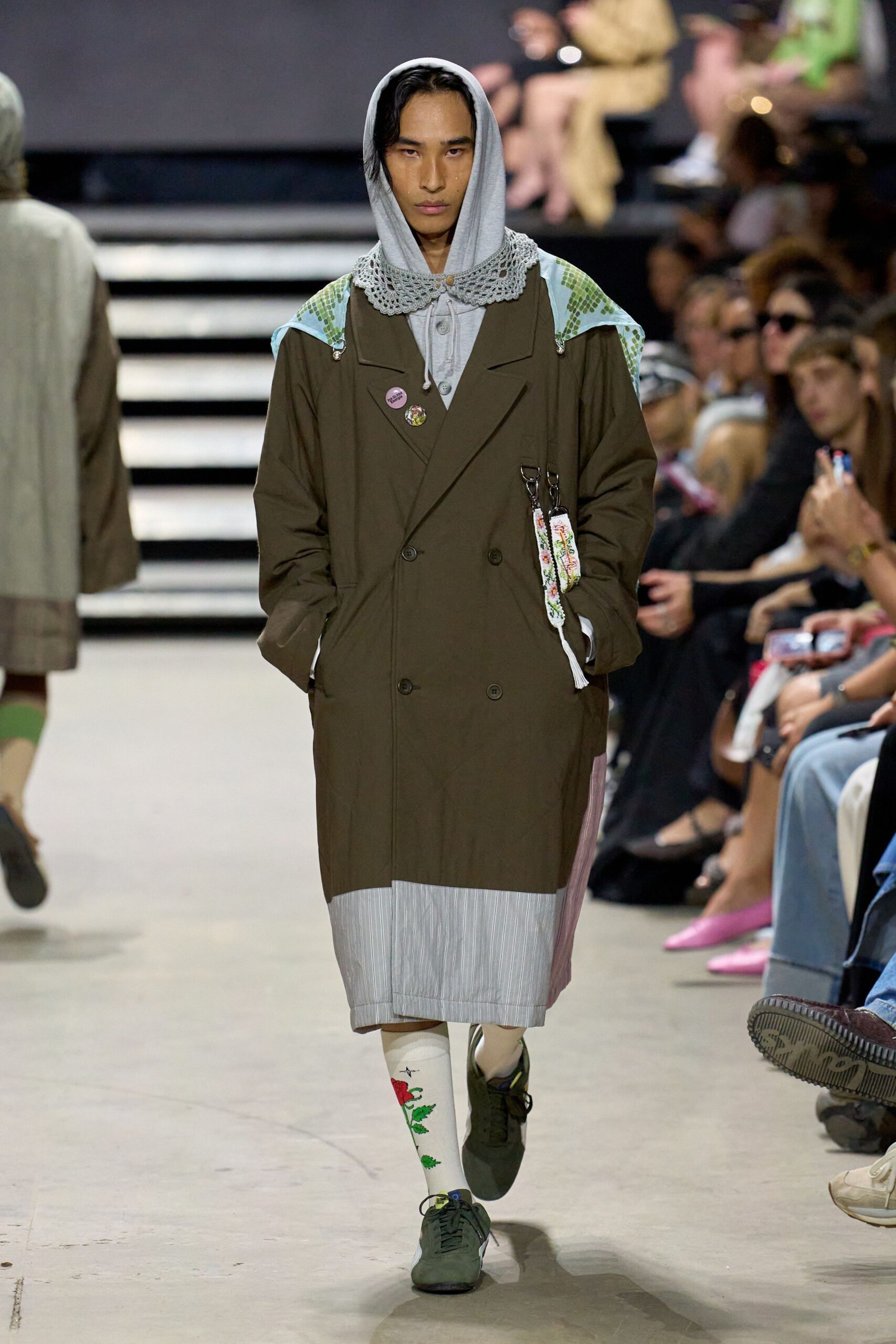 brown cotton long-sleeve collared relaxed layered buttoned coat