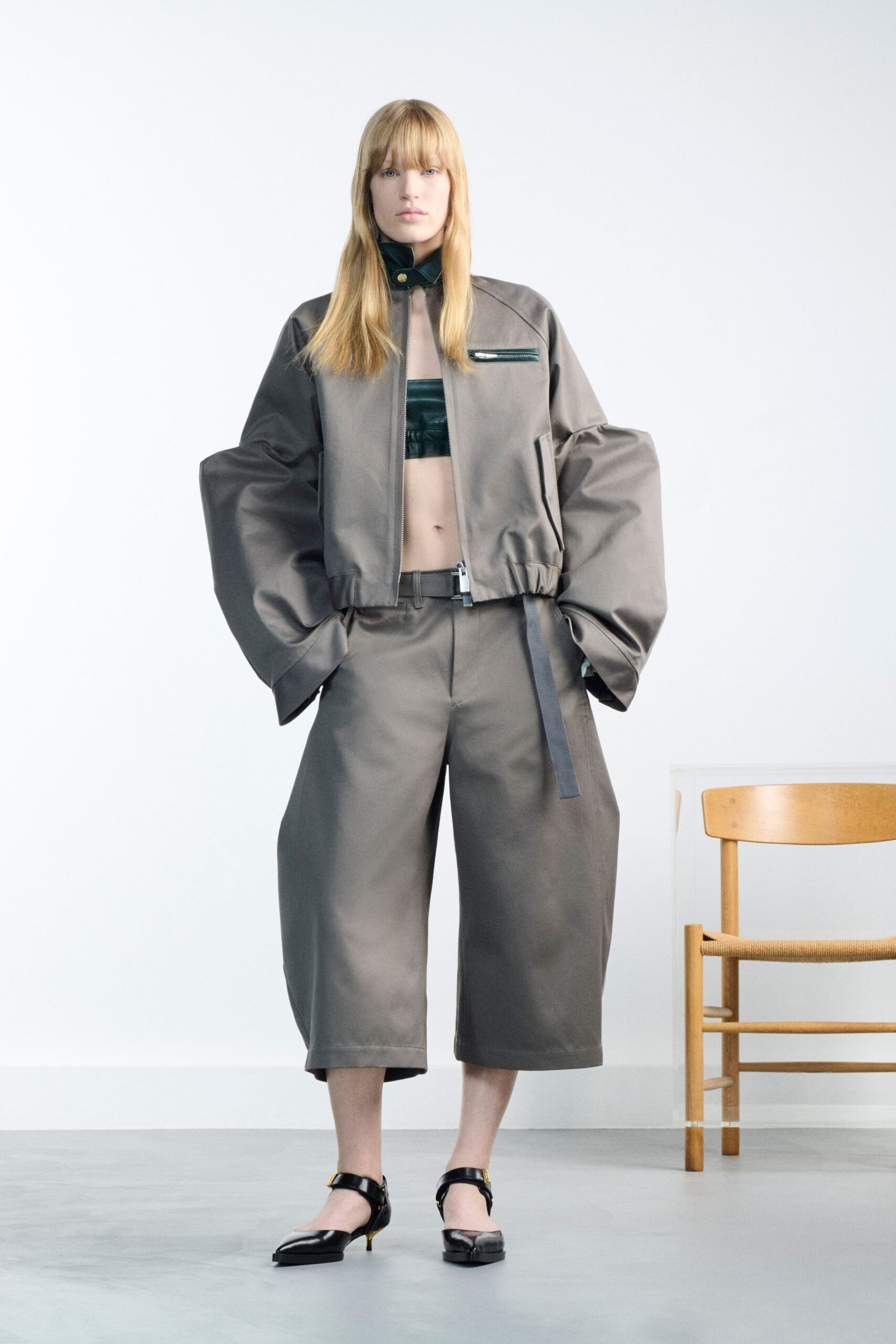 gray cotton long-sleeve collared oversized zippered jacket