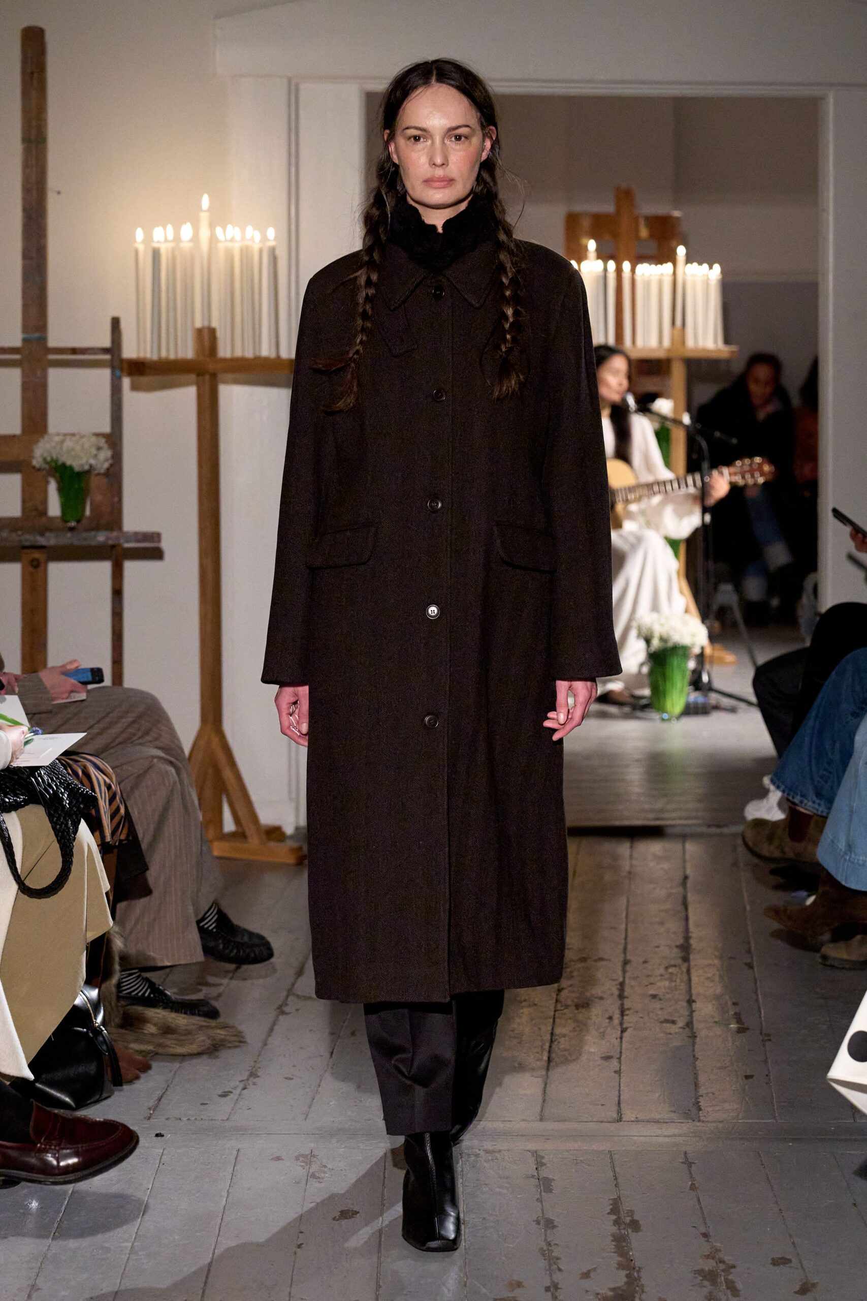 brown wool long-sleeve collared relaxed buttoned pockets coat