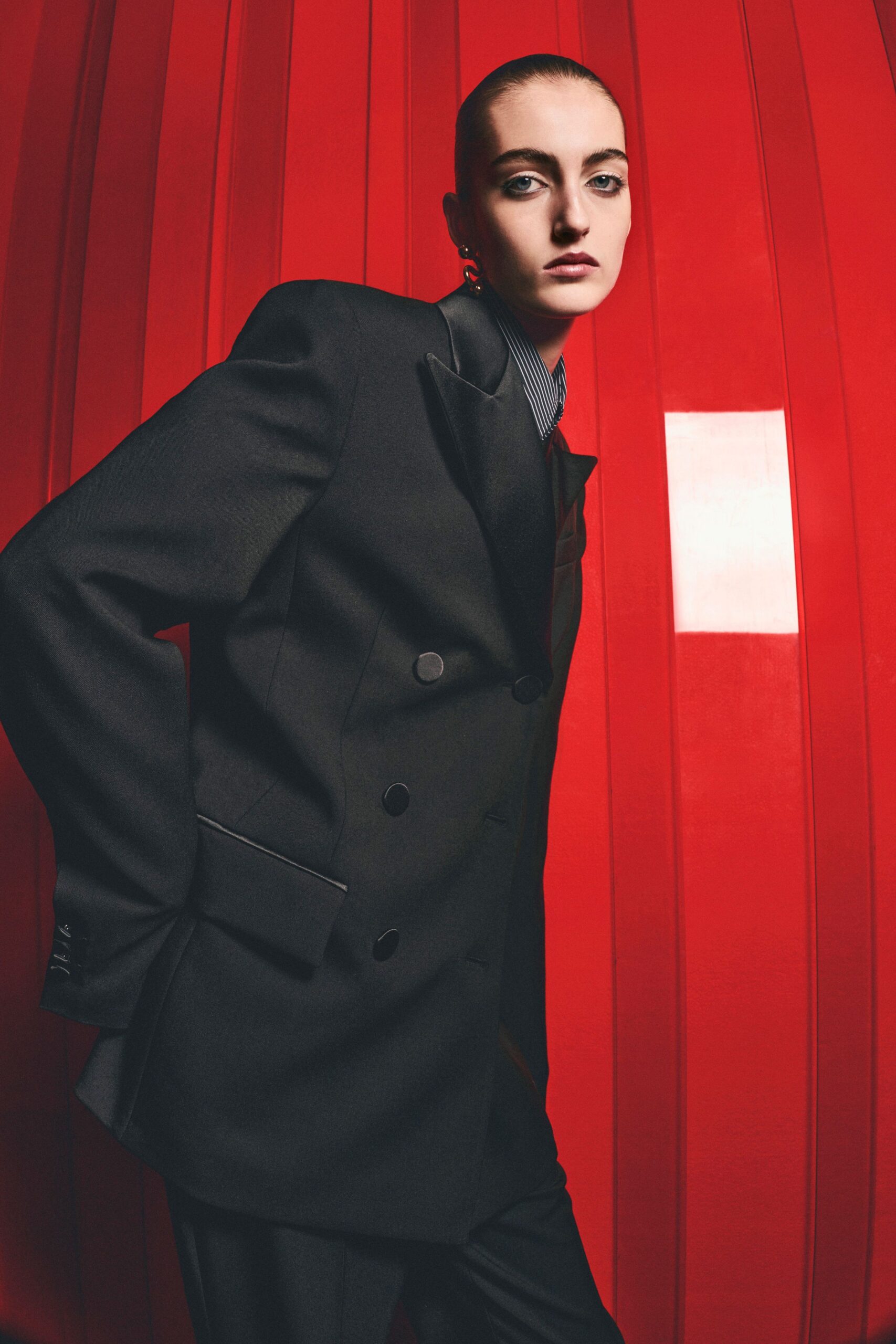 black wool long-sleeve collared structured blazer