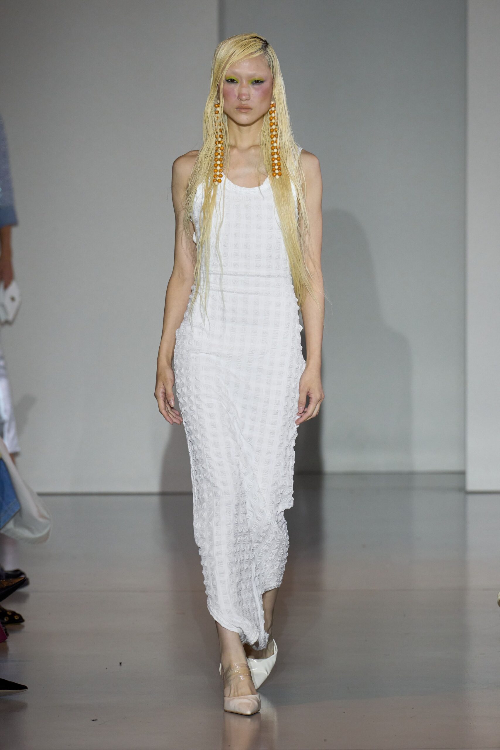 white pleated midi dress with beige shoes