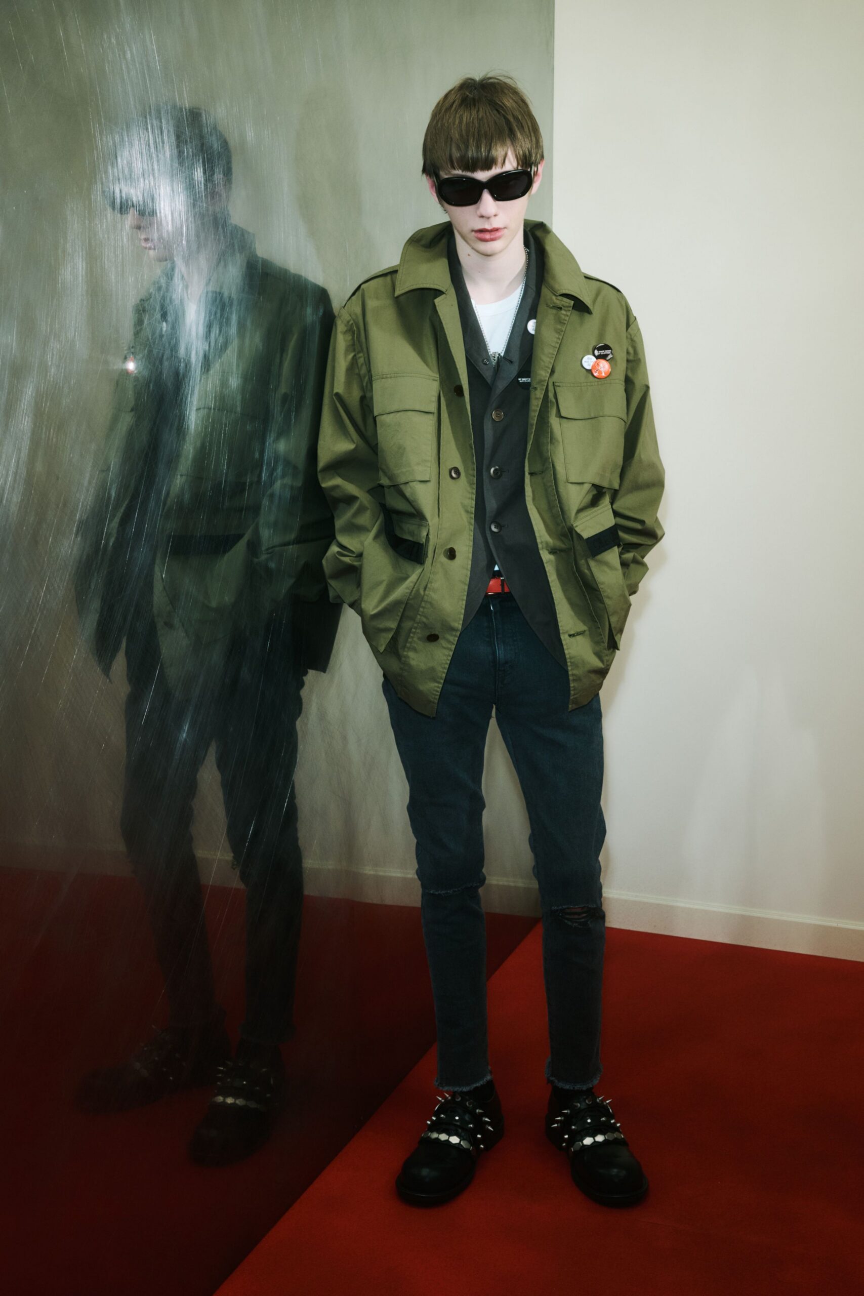 green cotton long-sleeve collared relaxed buttoned jacket