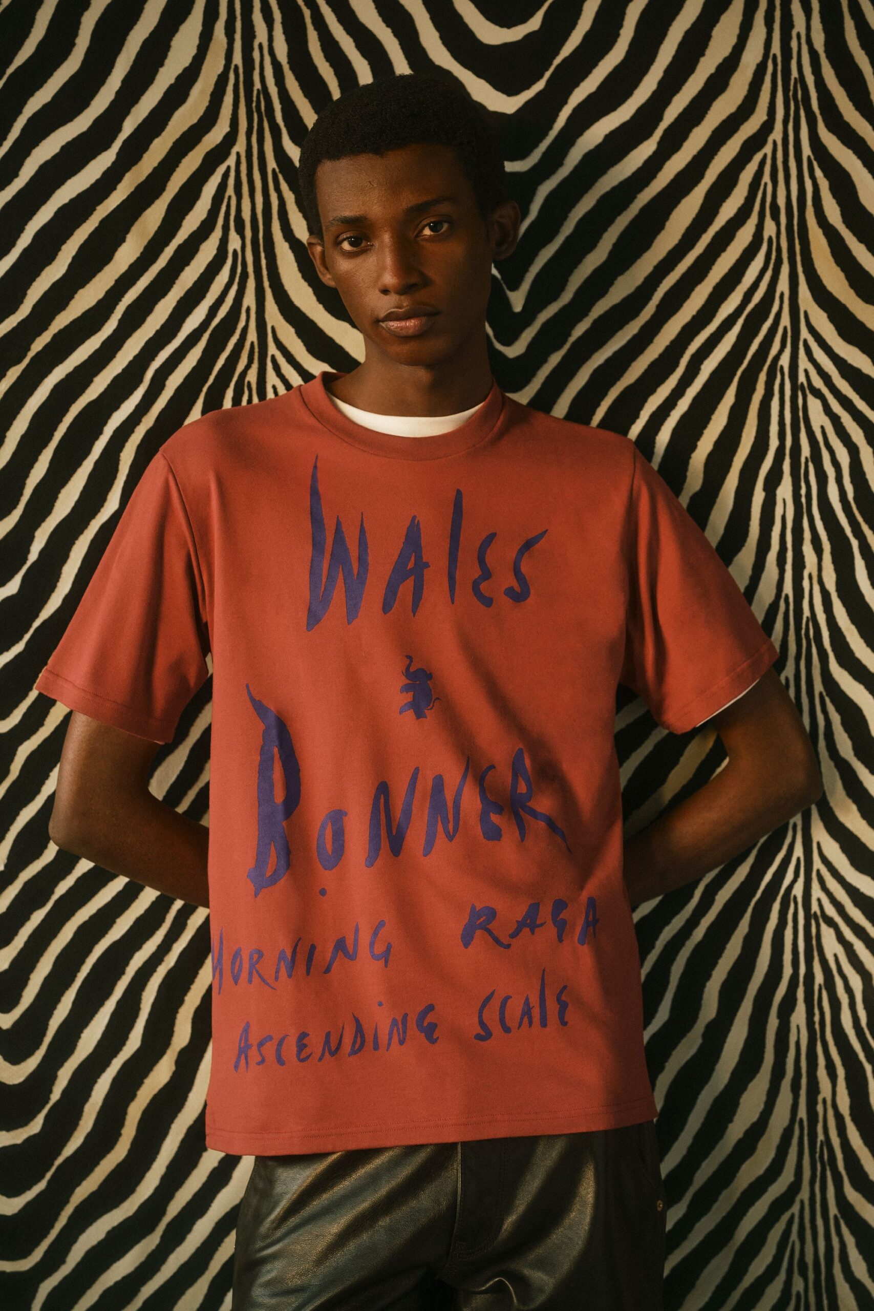 red cotton short-sleeve collared relaxed printed t-shirt