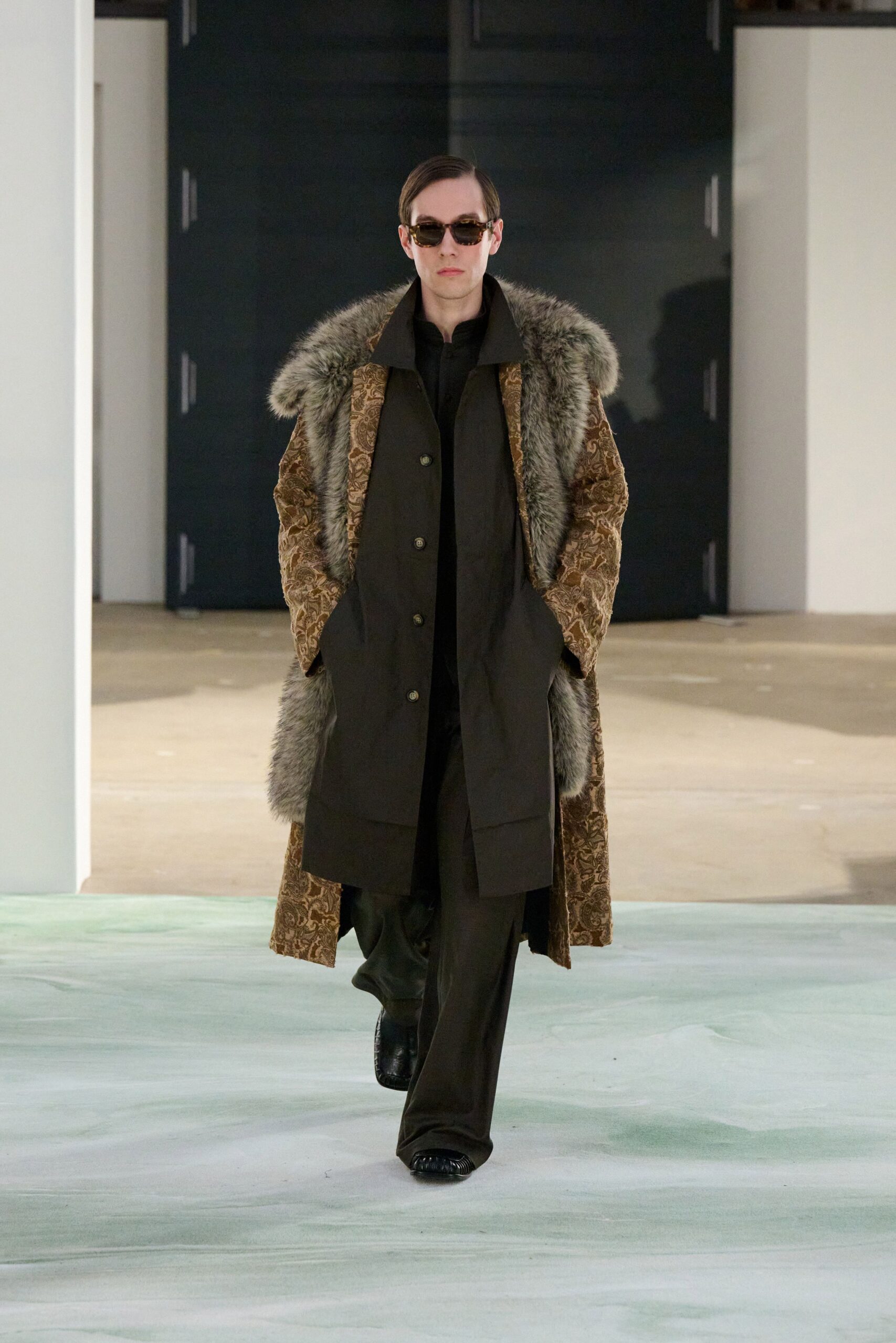 brown fur long-sleeve collared relaxed embroidered coat