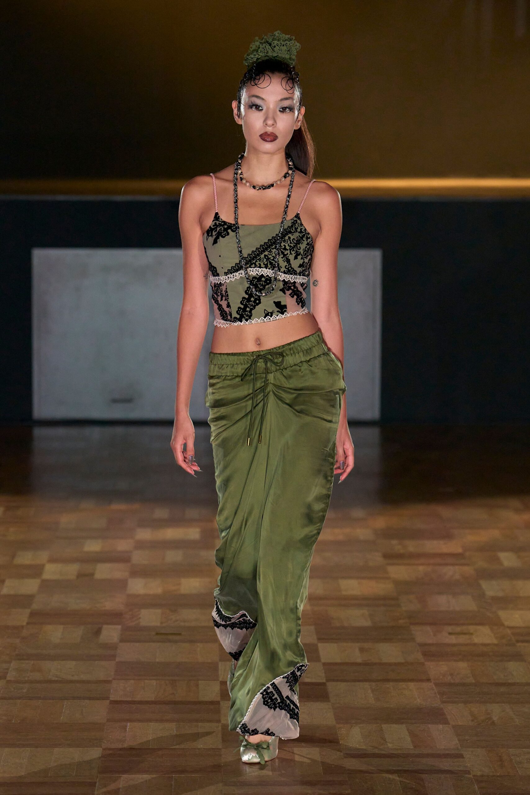 green silk sleeveless square-neck fitted embroidered cropped crop-top