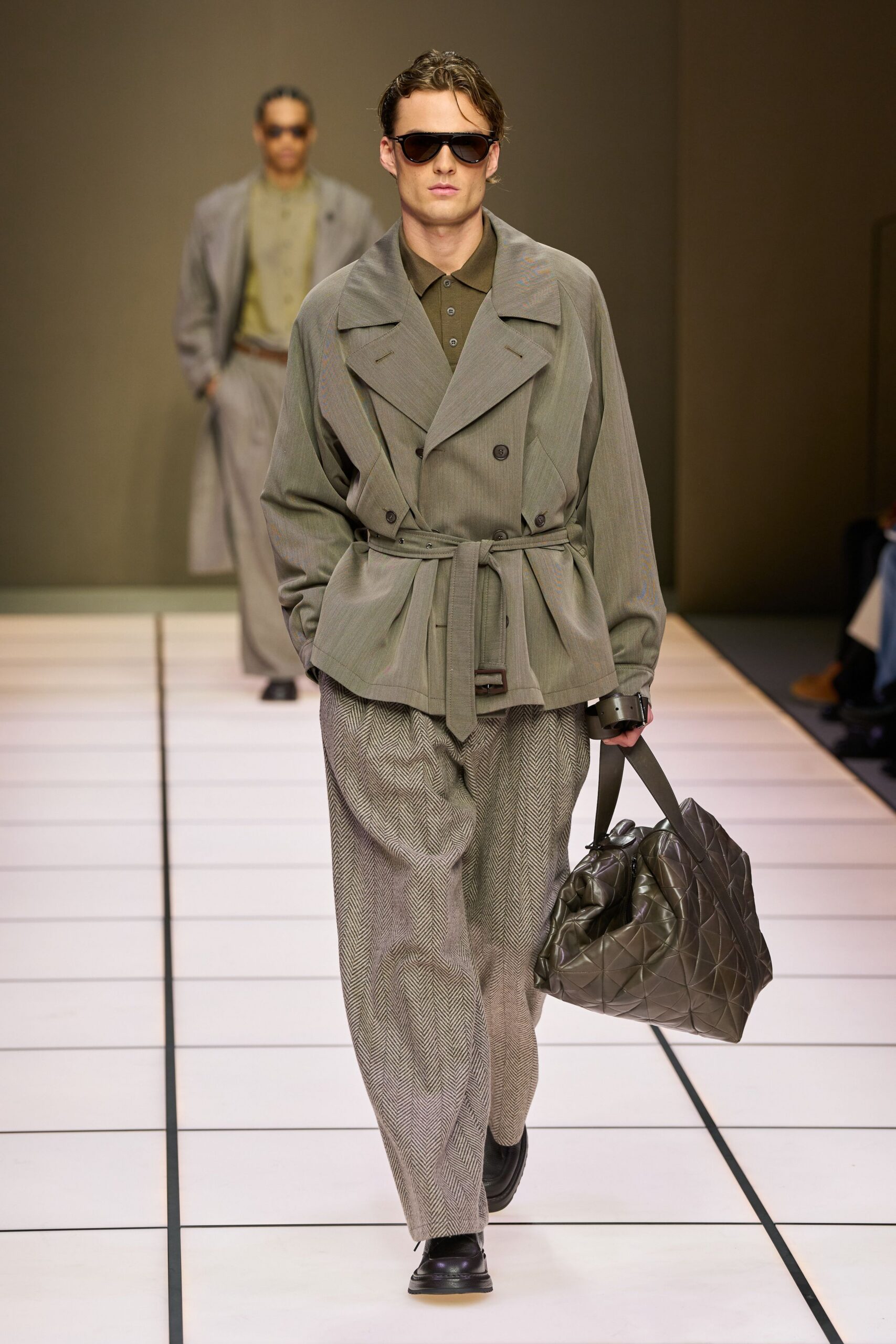 gray cotton long-sleeve collared relaxed belted pleated jacket