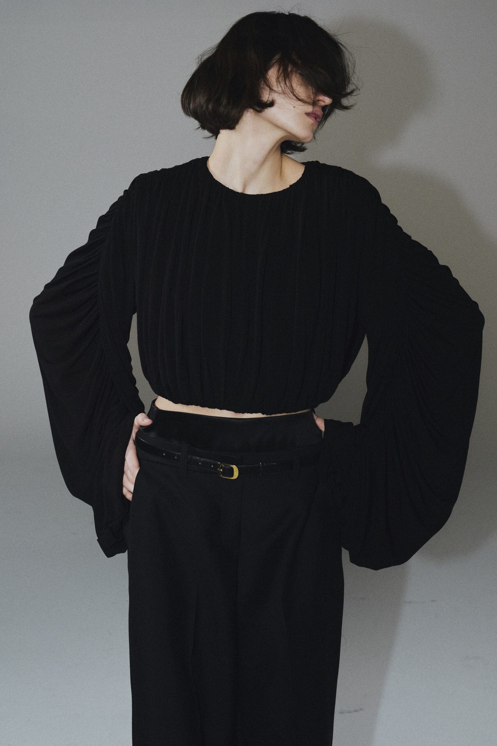 black silk long-sleeve collared fitted pleated cropped top