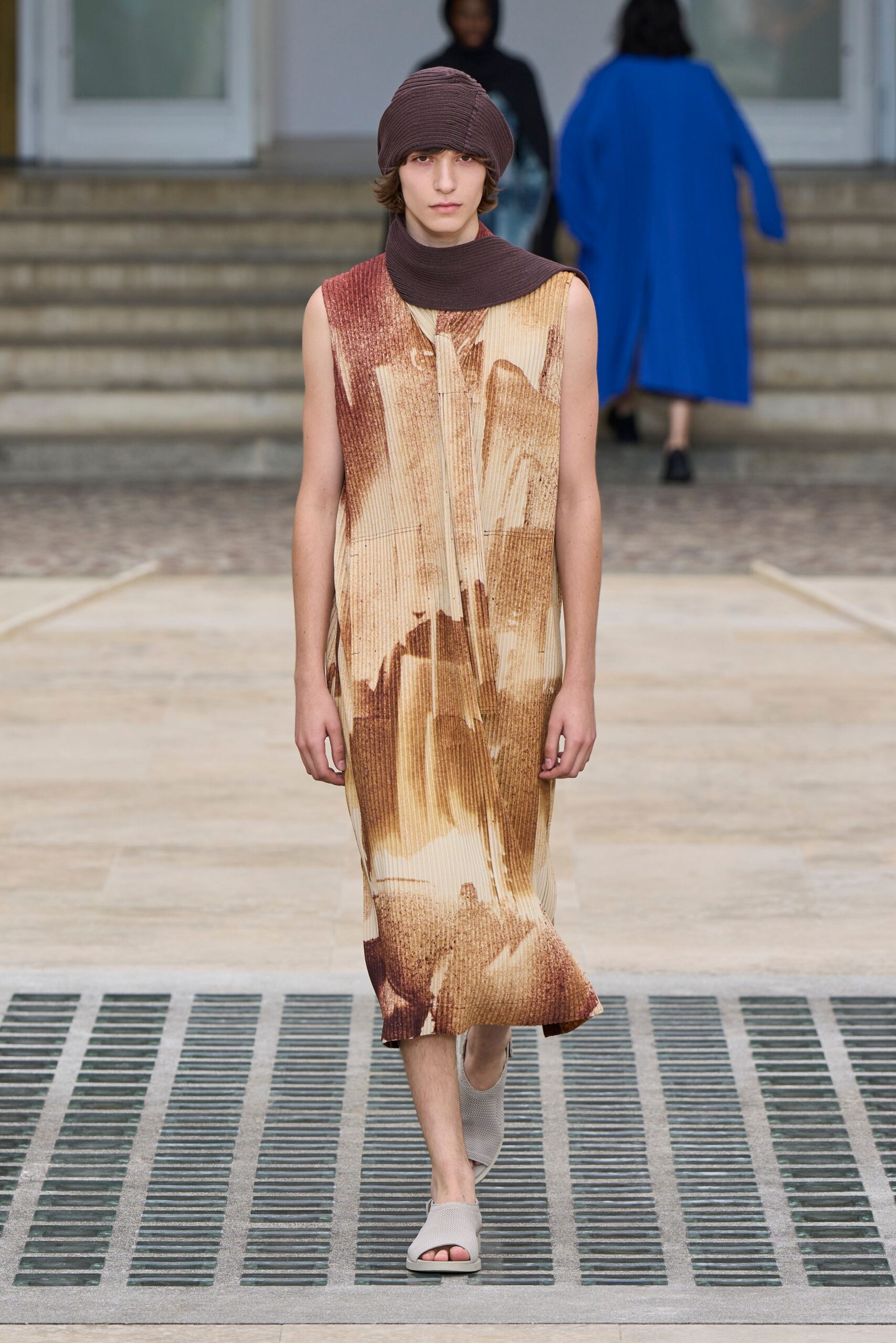 brown beige pleated midi dress