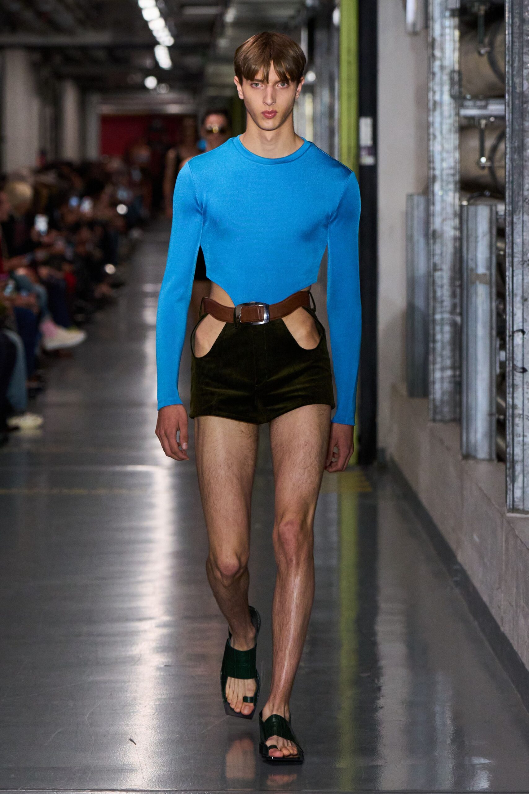 green velvet fitted pockets shorts