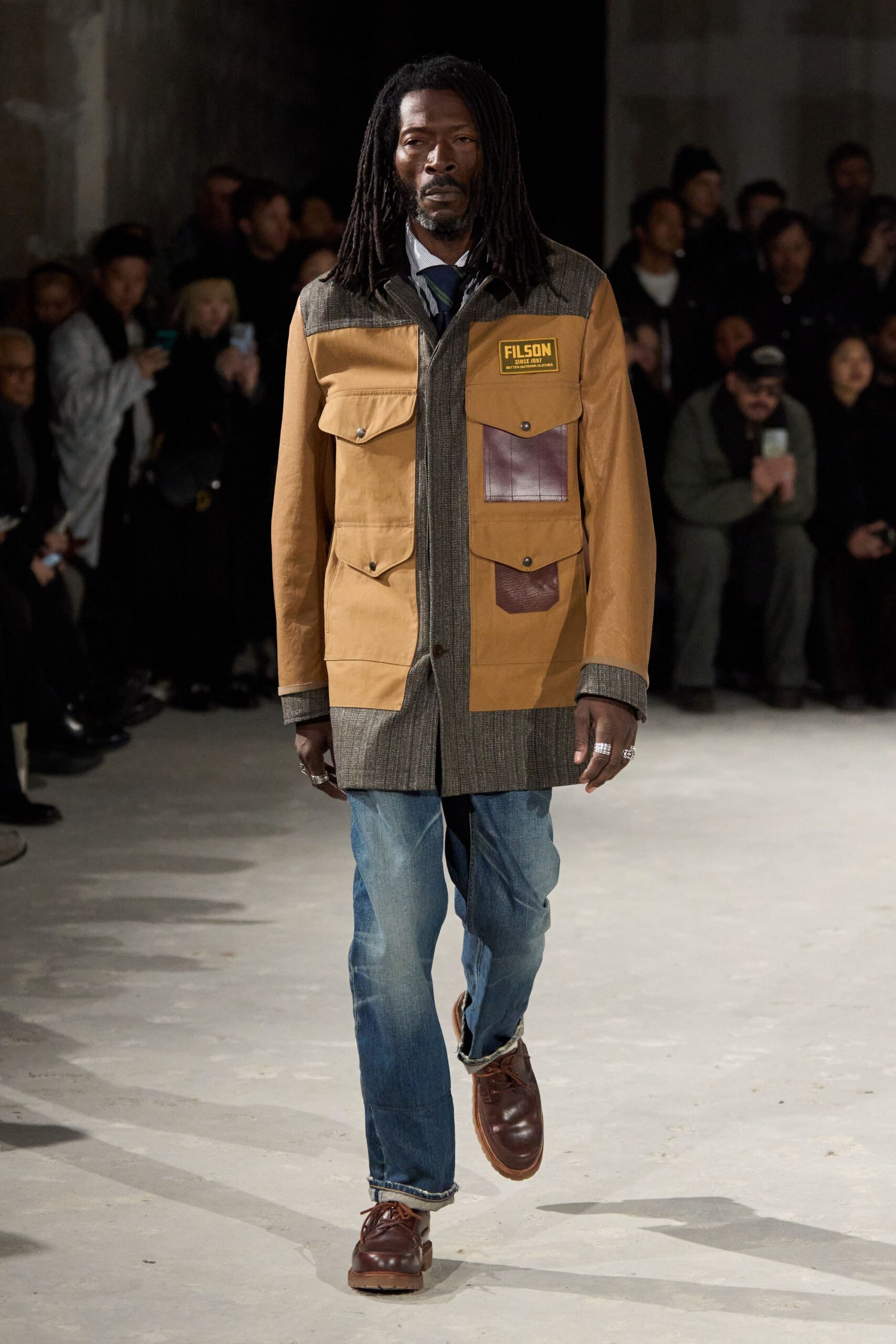 brown beige relaxed jacket with denim pants
