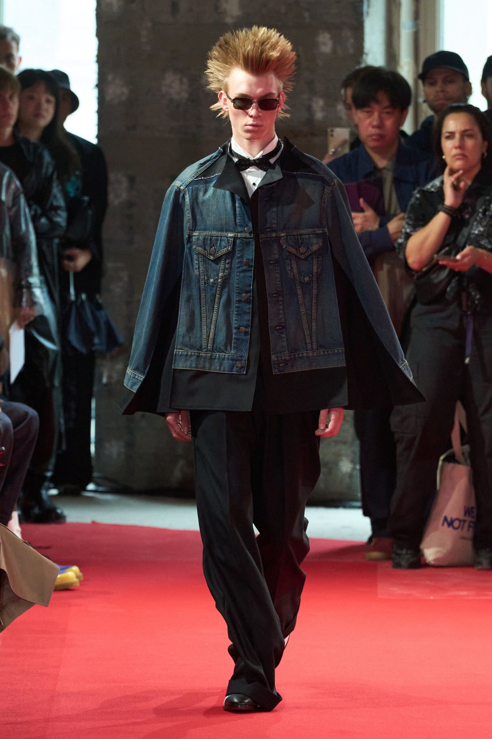 blue denim sleeveless relaxed buttoned cape
