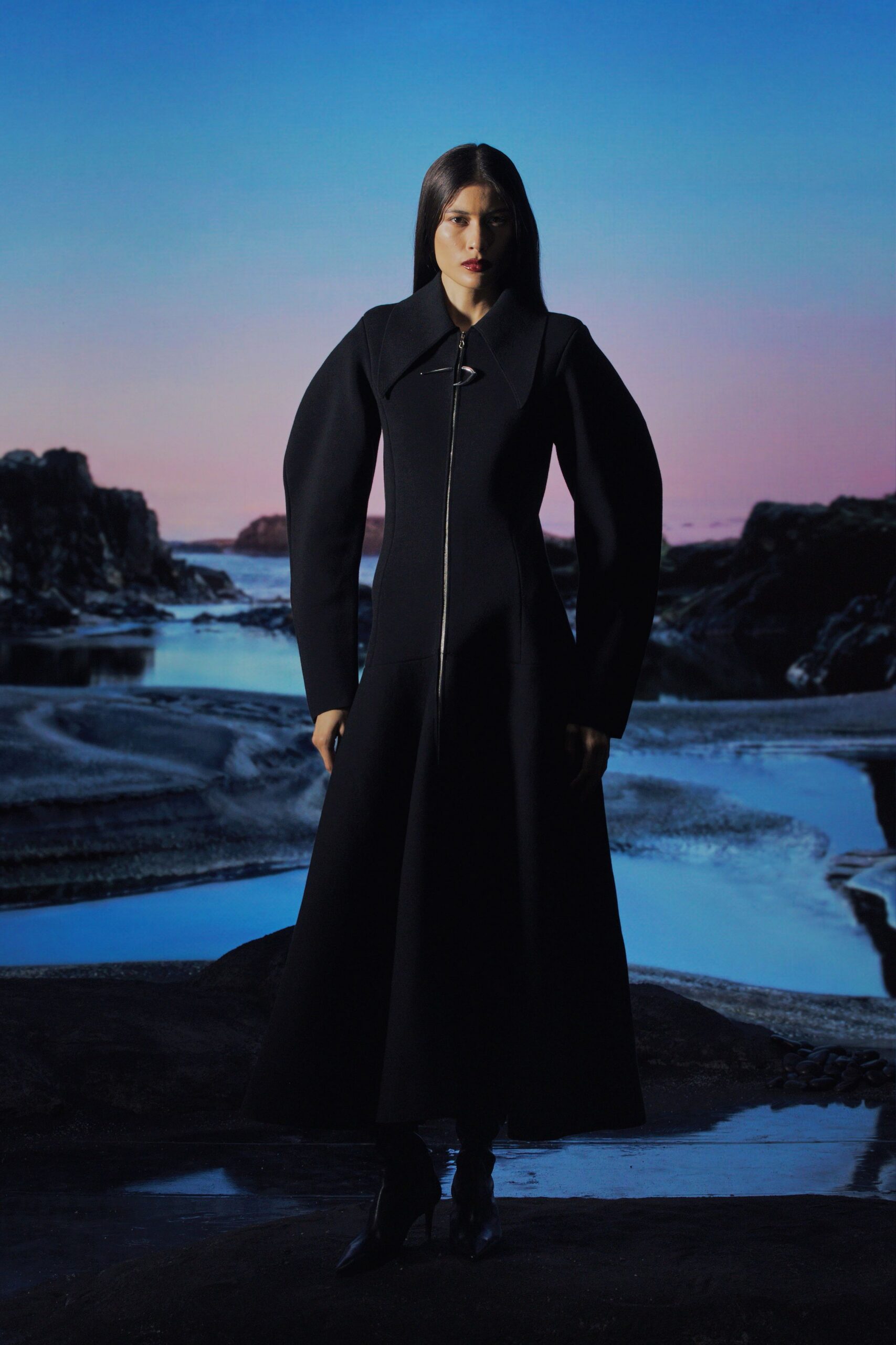 black wool long-sleeve collared fitted structured zippered coat