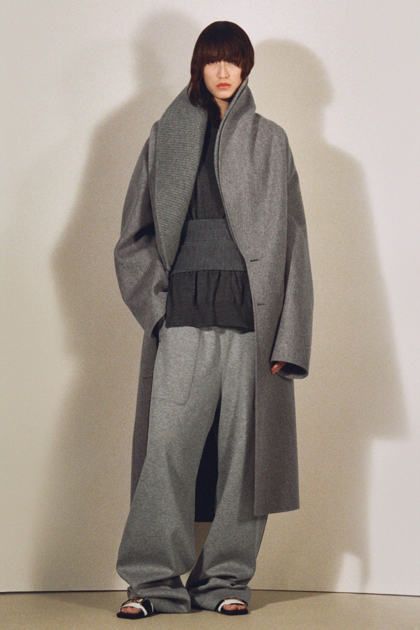 gray wool long-sleeve collared oversized layered coat