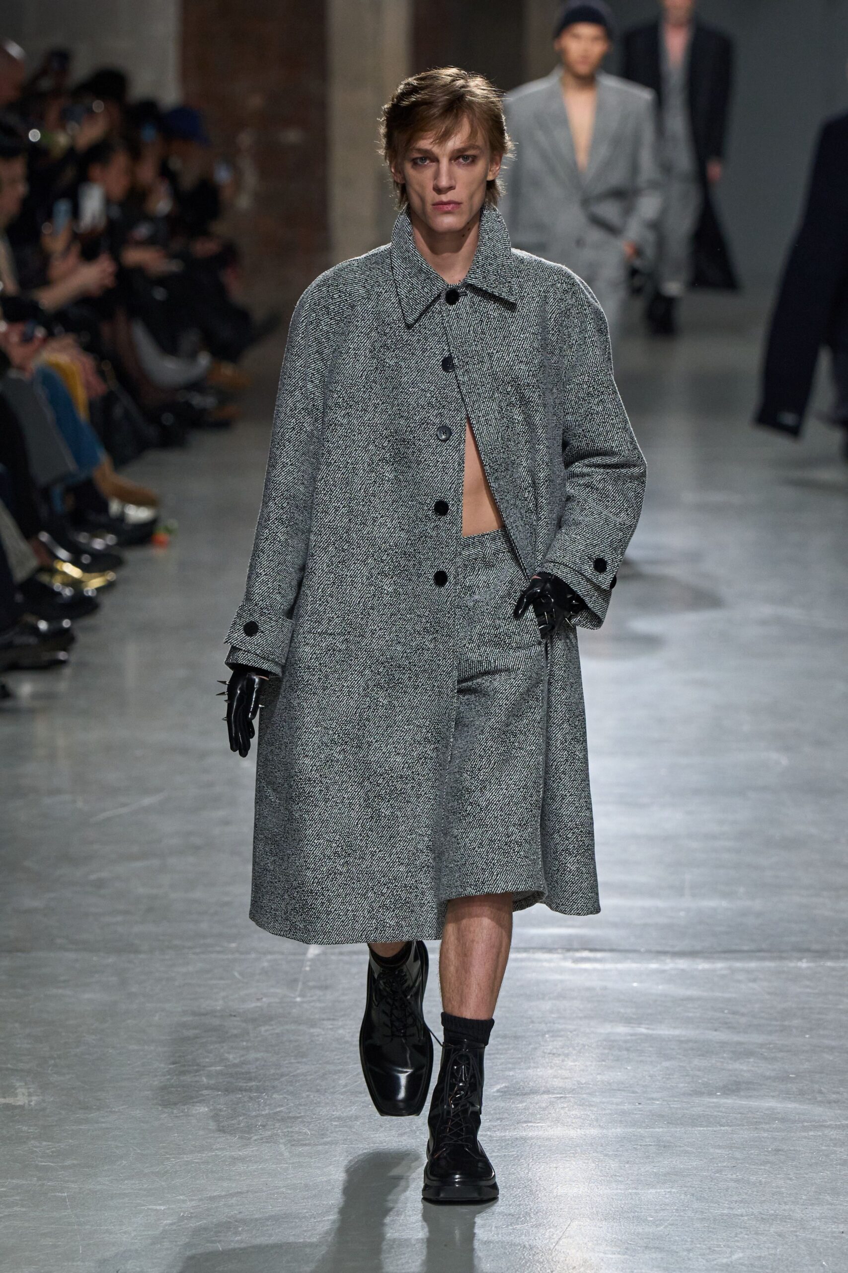 gray wool fitted straight-leg short shorts