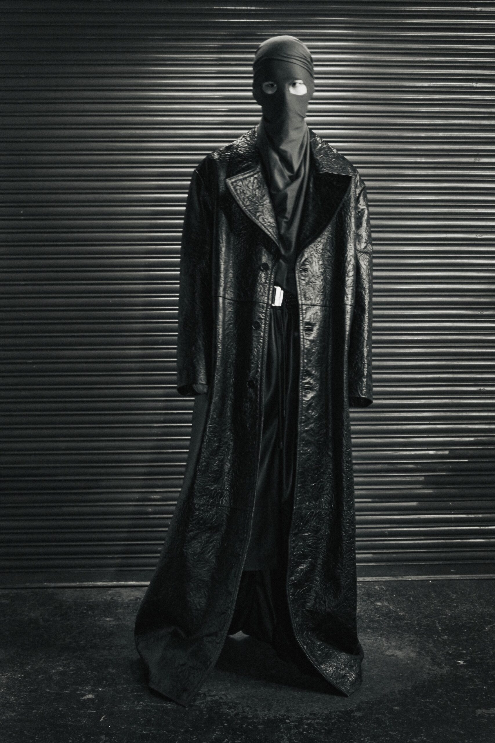 black leather long-sleeve collared fitted textured maxi coat