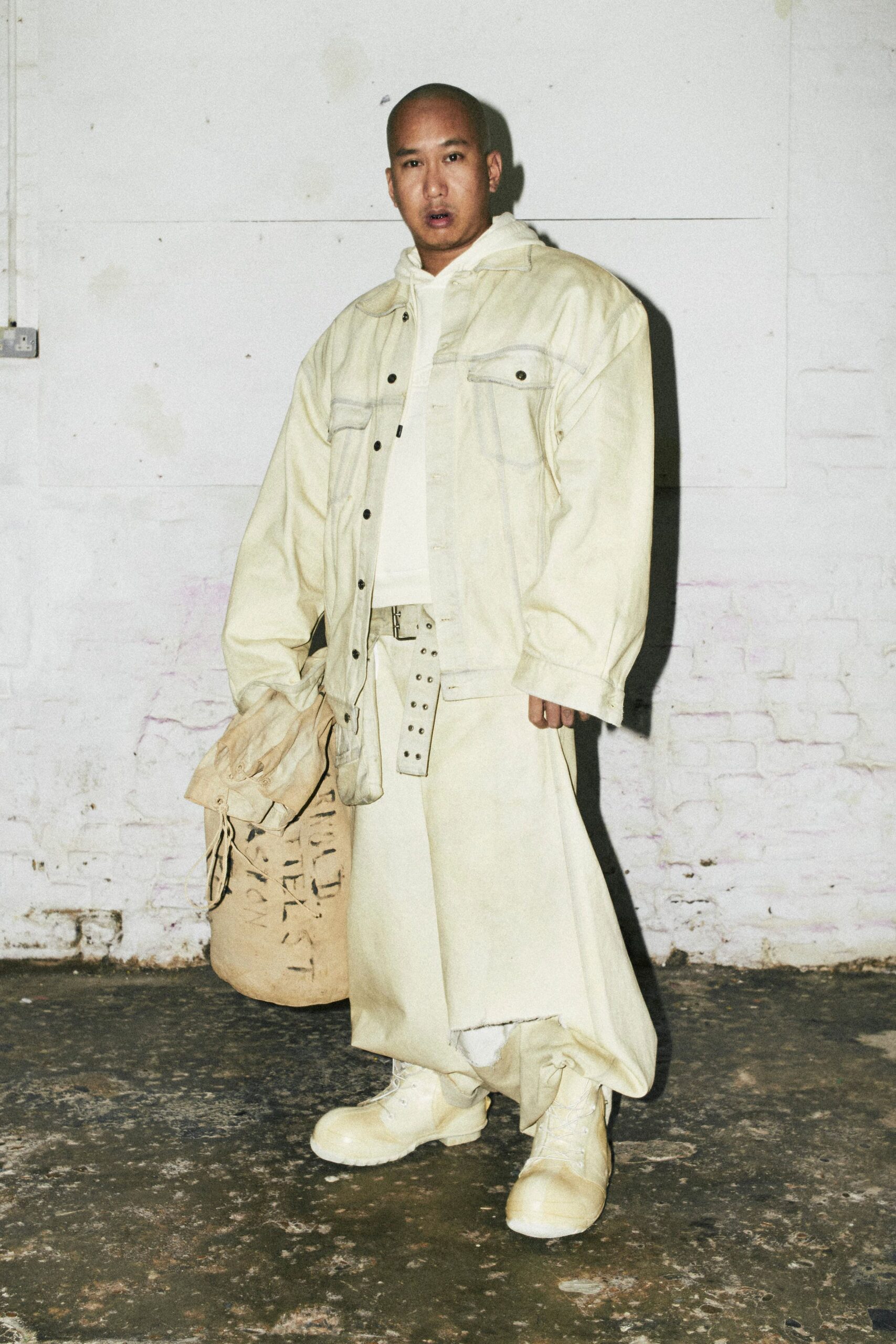 beige denim long-sleeve collared oversized buttoned jacket