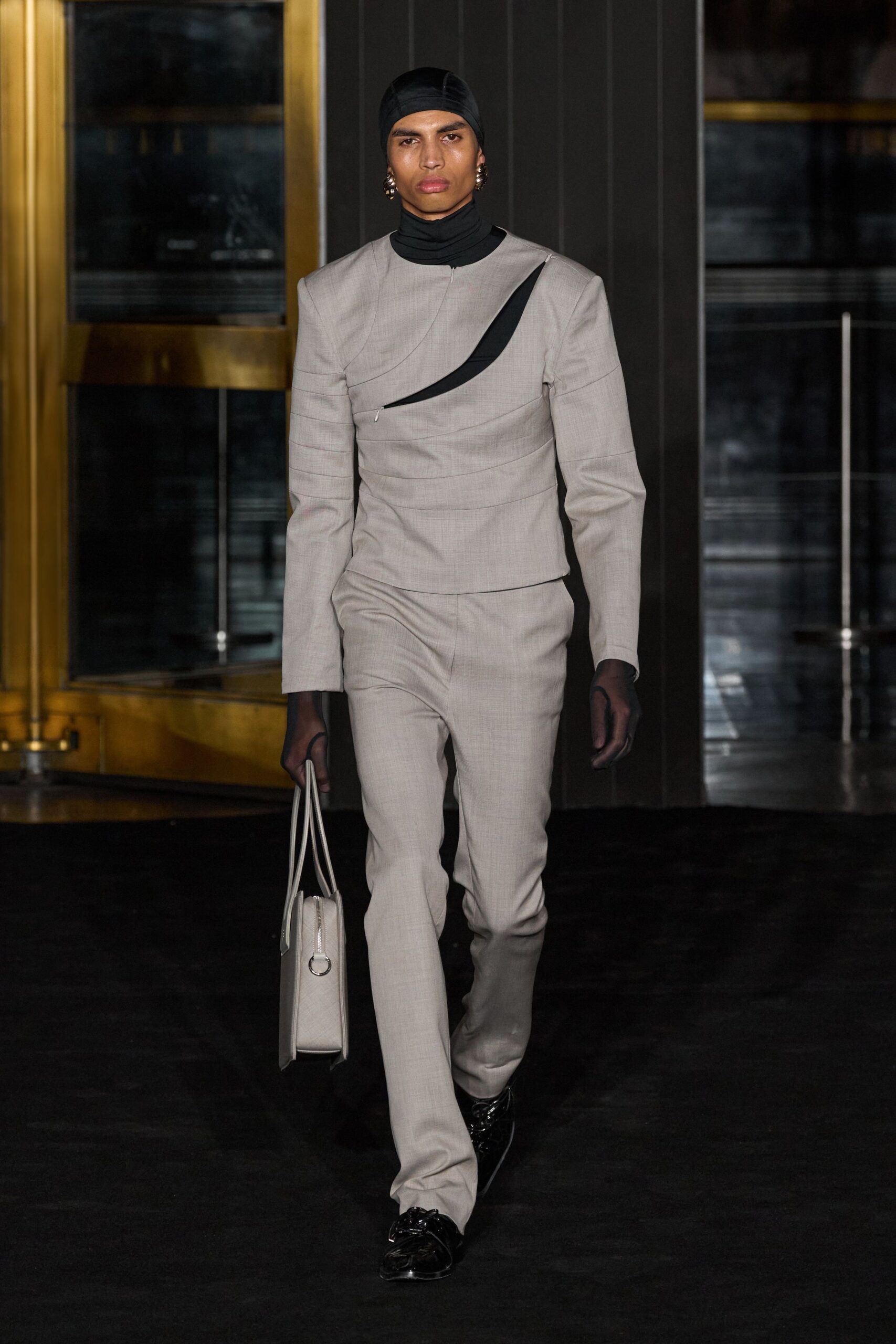 gray cotton long-sleeve collared tailored suit