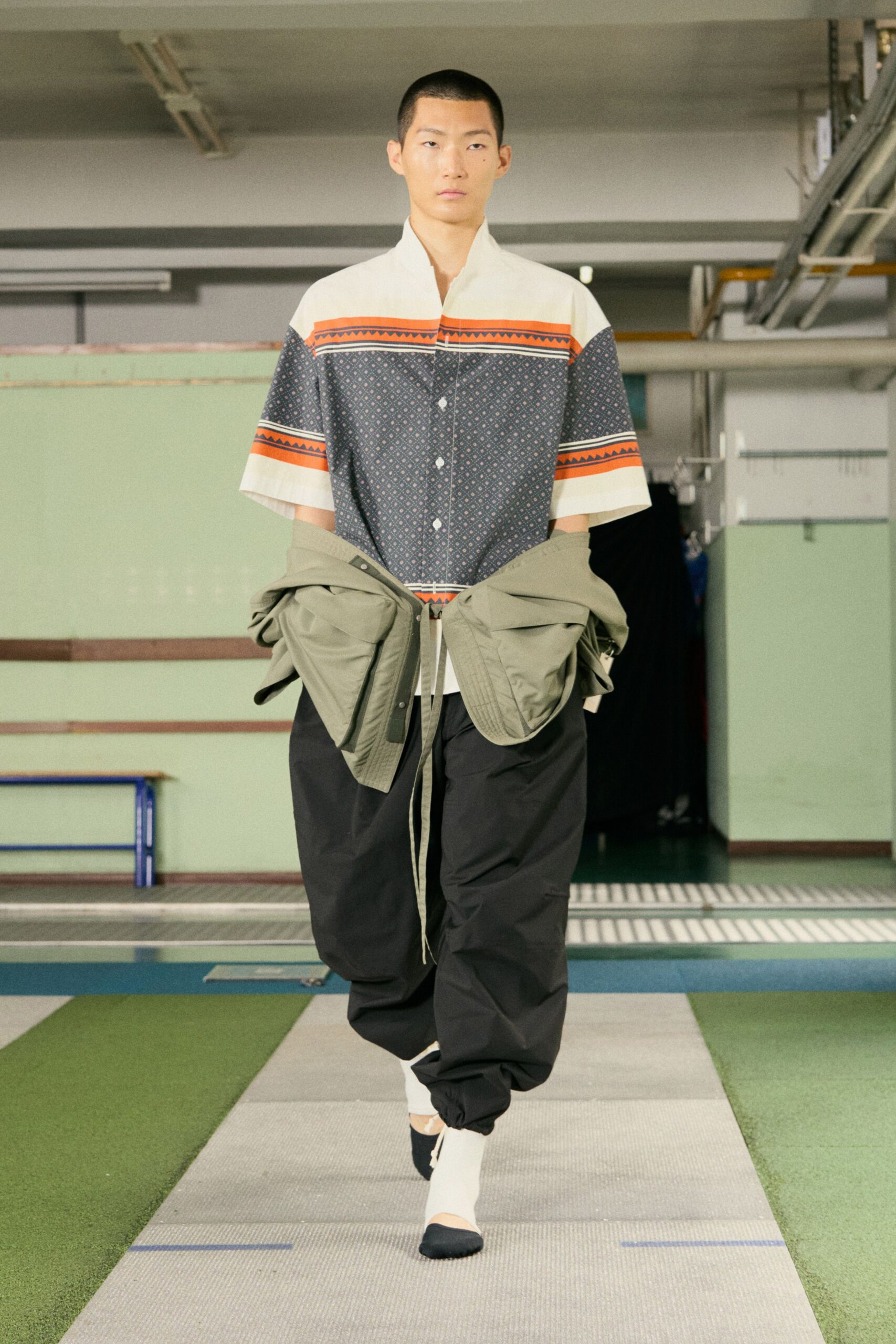 relaxed printed shirt with cargo pants