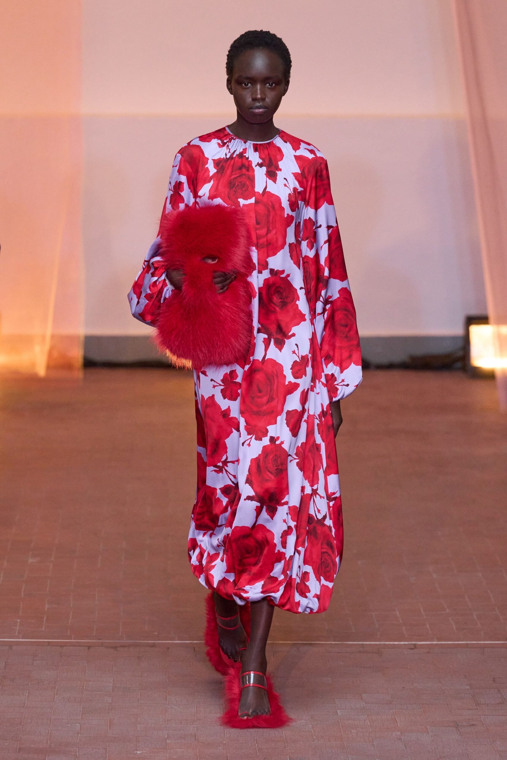 red fur fitted bag