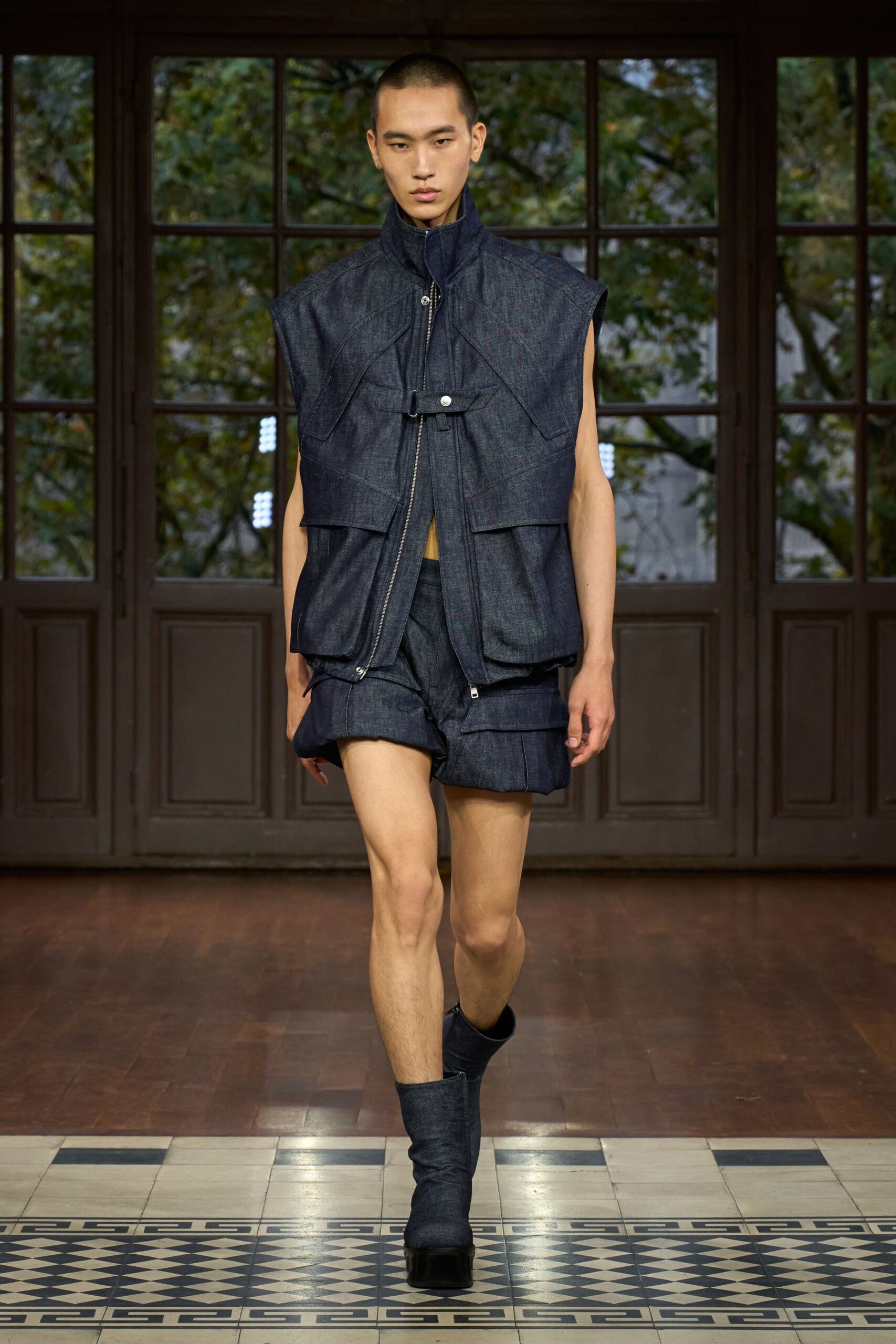 blue denim sleeveless collared relaxed zippered vest