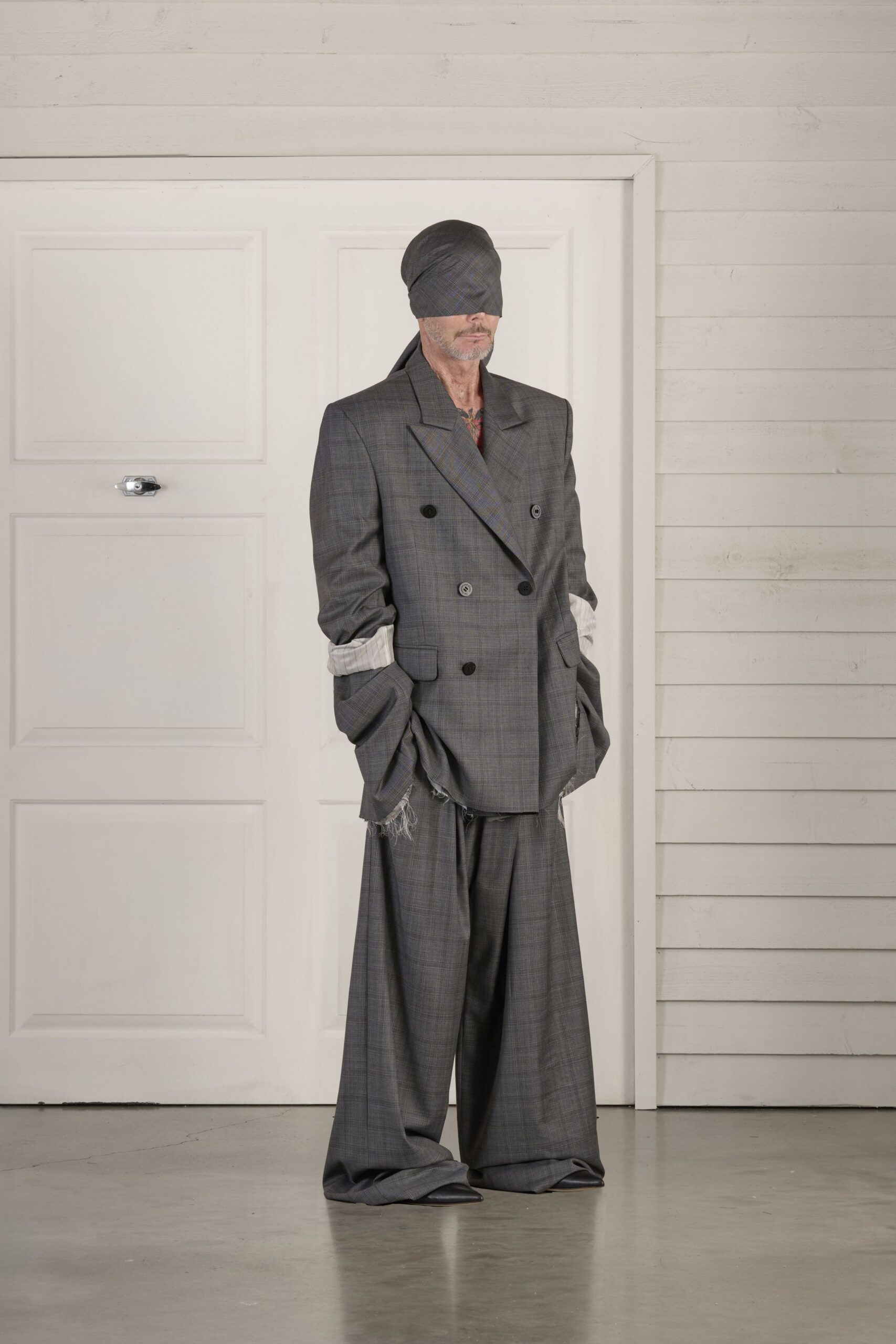 gray wool long-sleeve collared oversized checked buttoned suit