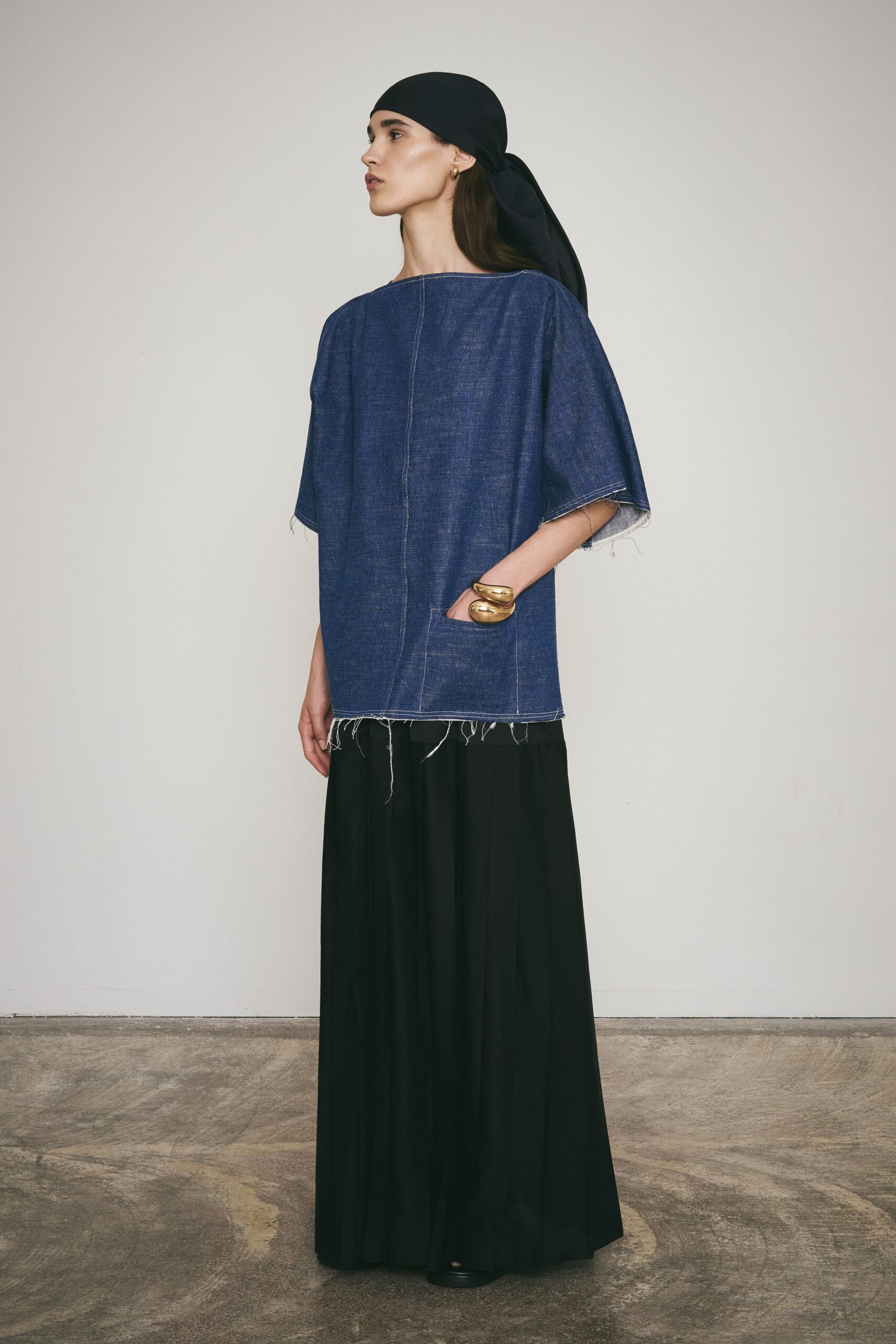 blue denim short-sleeve collared relaxed fringed top