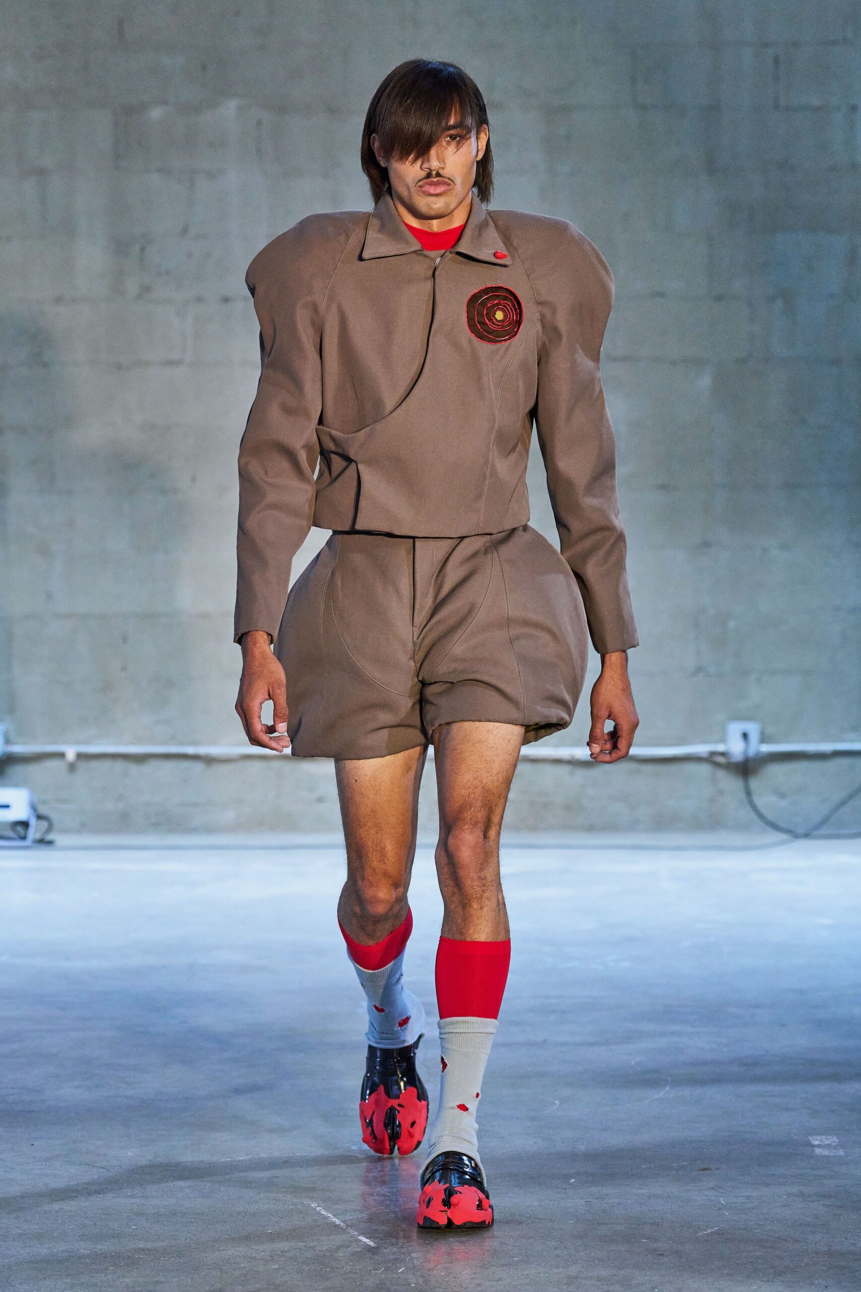 brown cotton short-sleeve collared structured pleated jacket