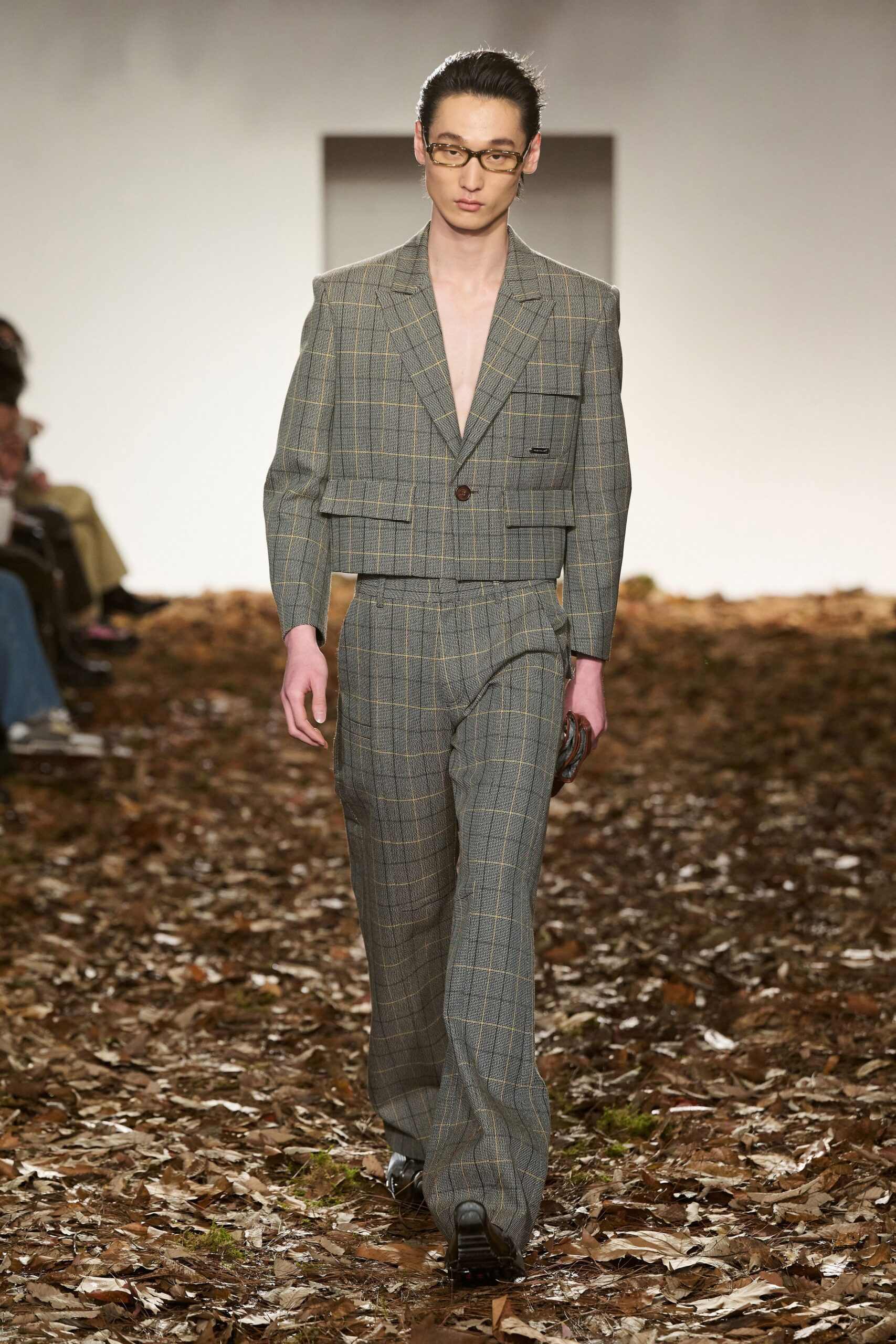 gray wool long-sleeve collared tailored checked suit