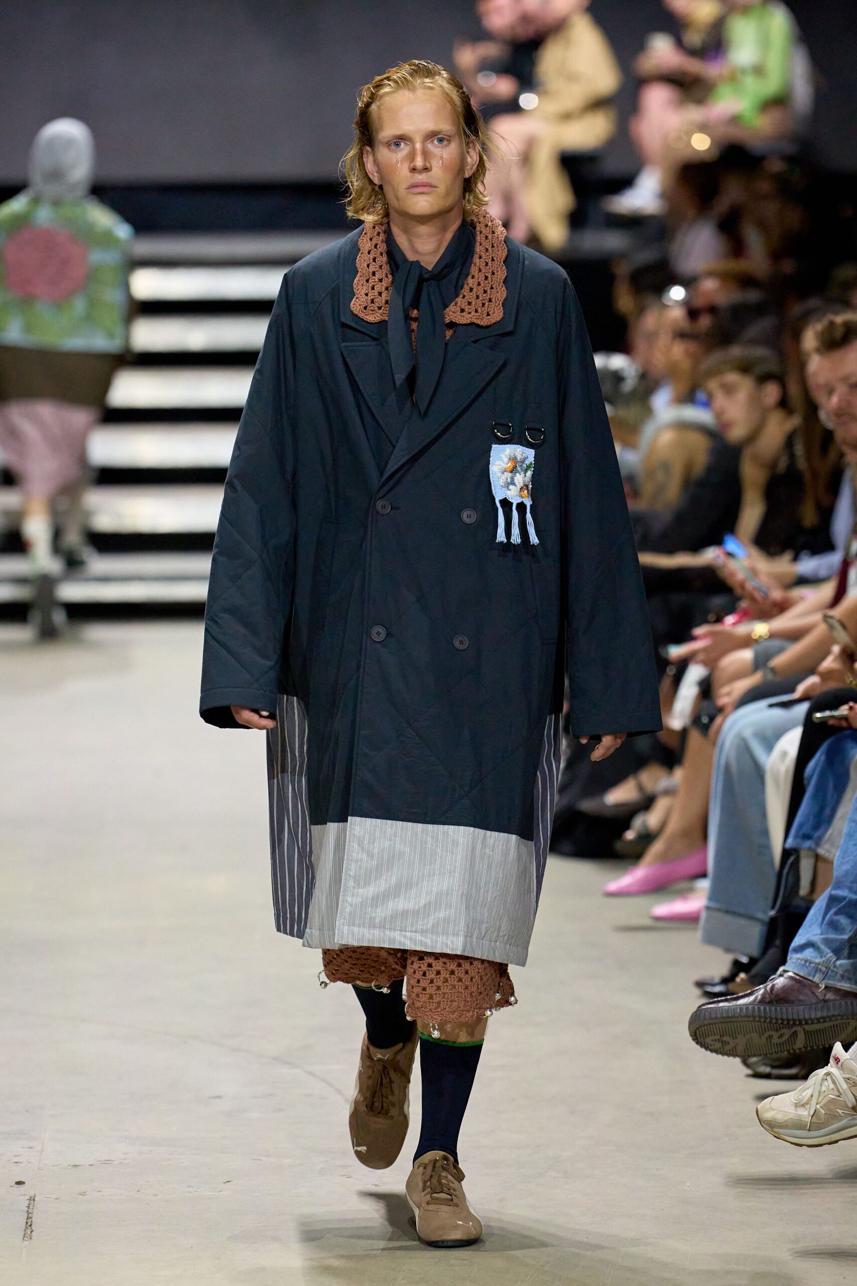 blue cotton long-sleeve collared relaxed buttoned layered coat