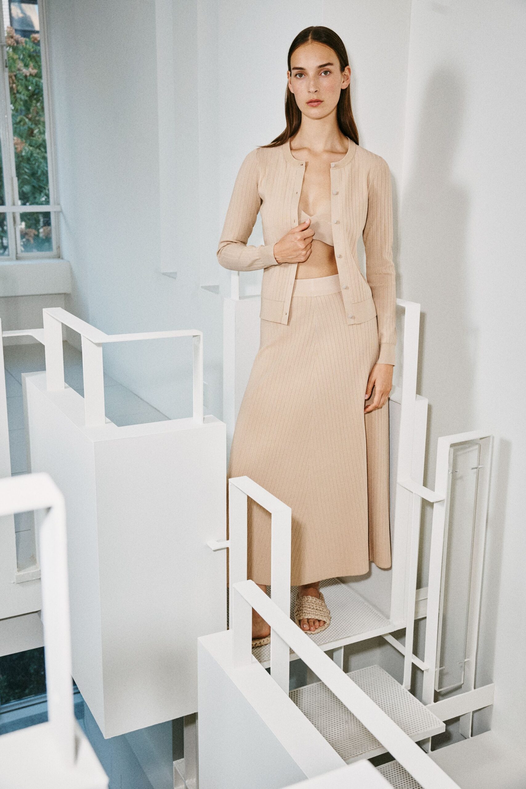 beige cotton long-sleeve collared fitted ribbed cardigan