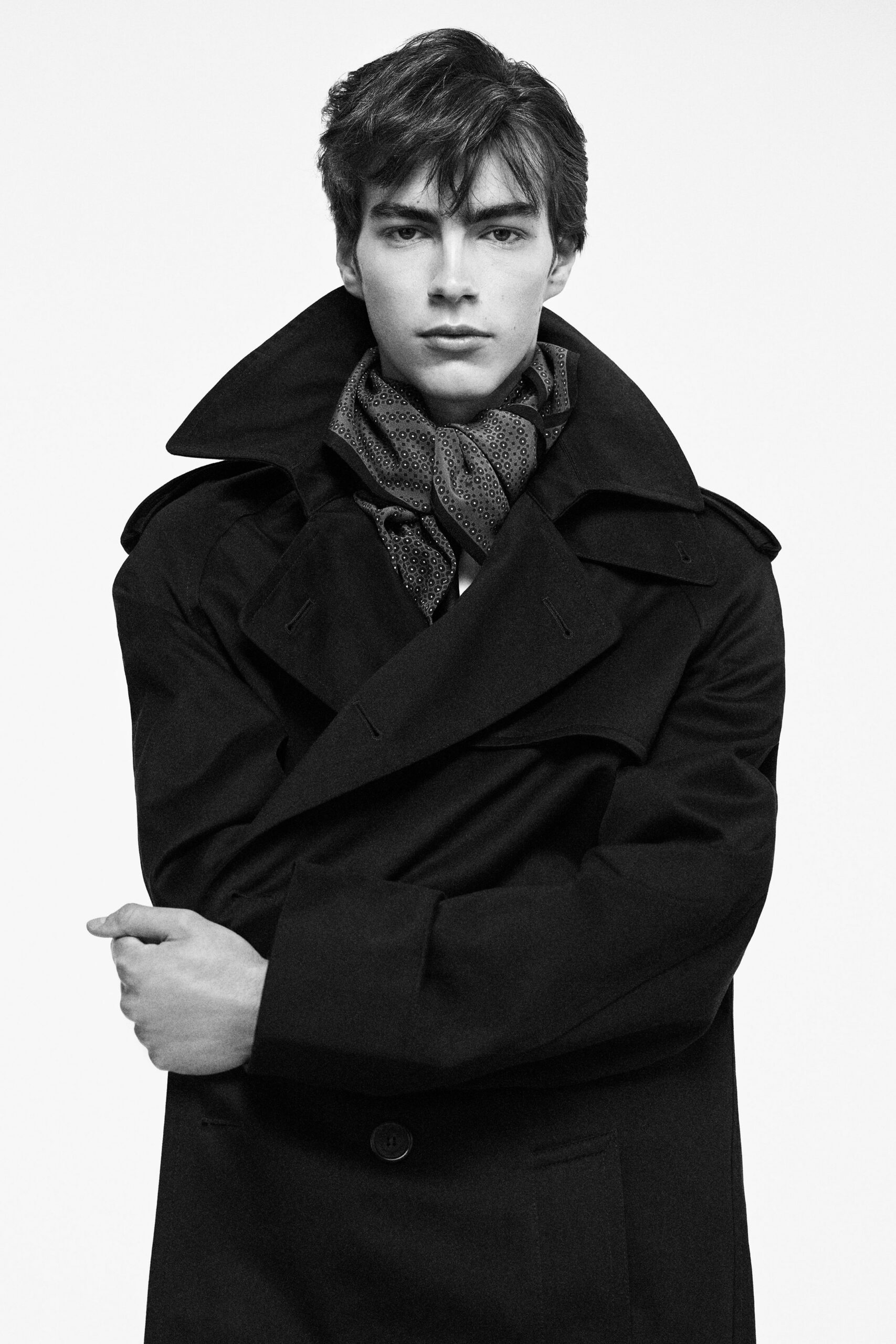 black wool long-sleeve collared structured coat