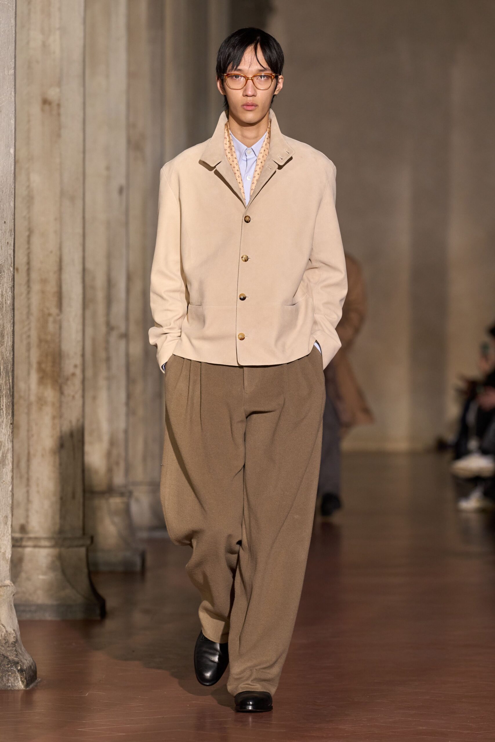 beige cotton long-sleeve collared relaxed buttoned jacket
