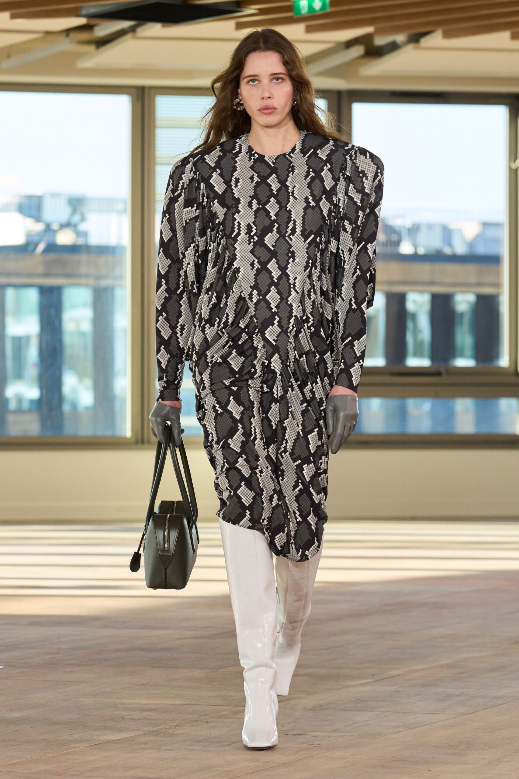 relaxed black and white printed dress