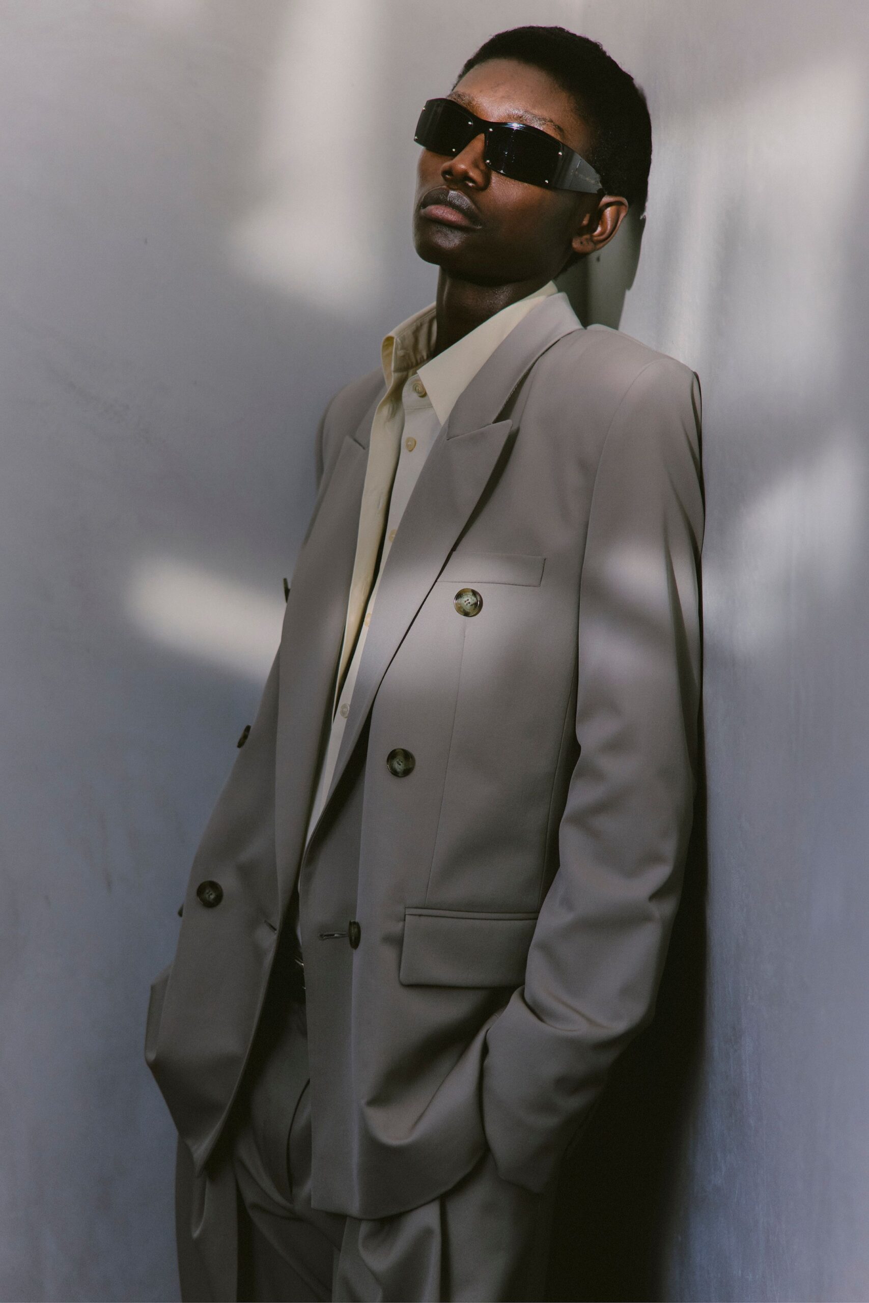 beige cotton long-sleeve collared tailored buttoned suit