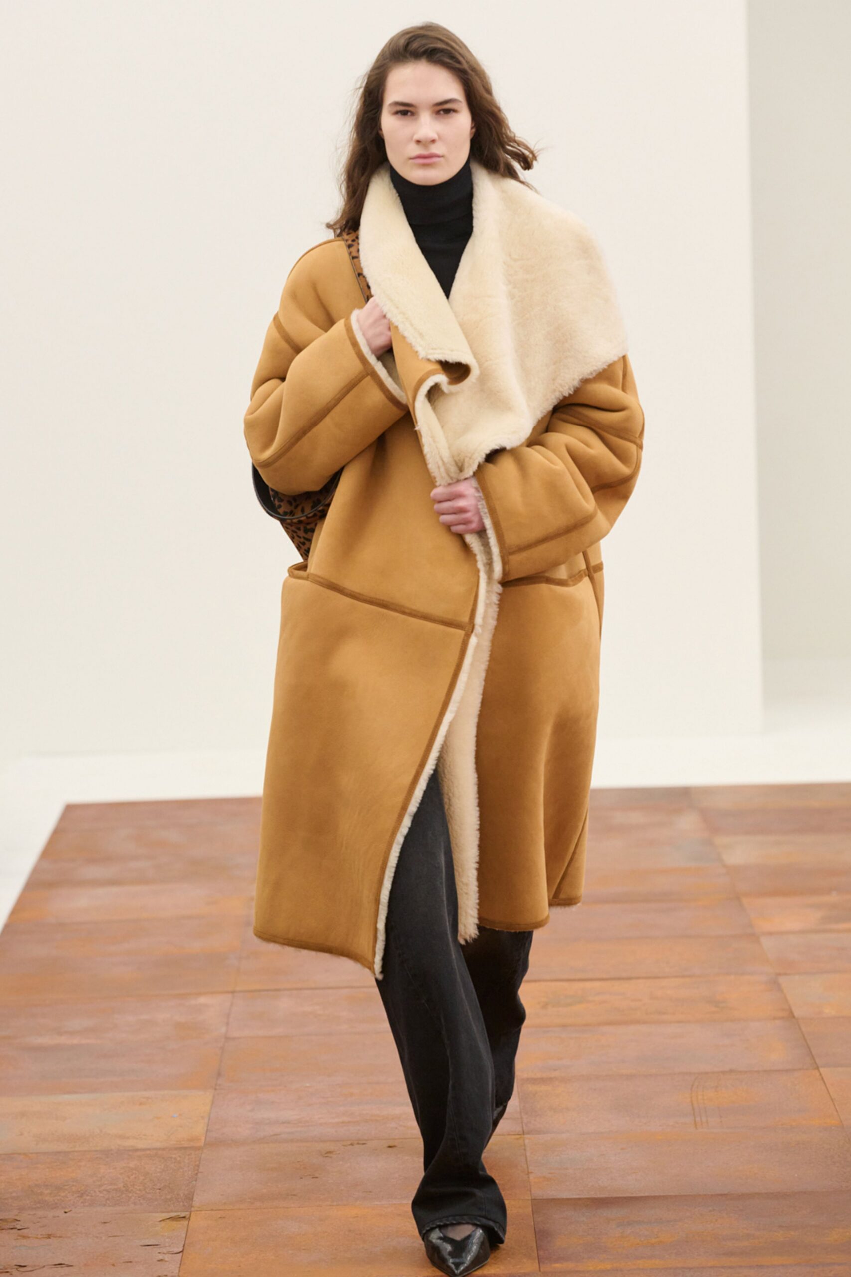 brown wool long-sleeve collared relaxed draped coat
