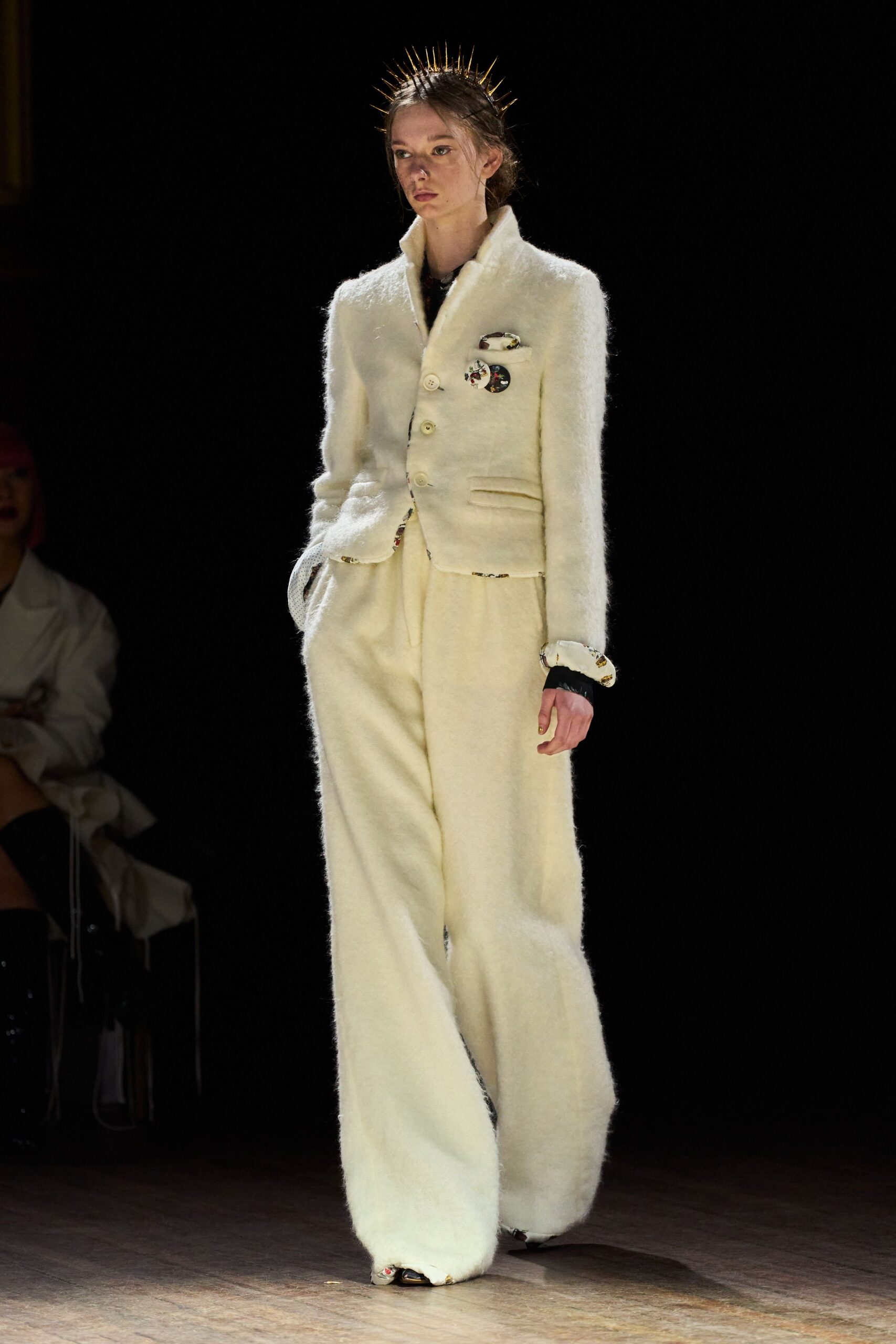 white wool long-sleeve collared relaxed buttoned flared suit