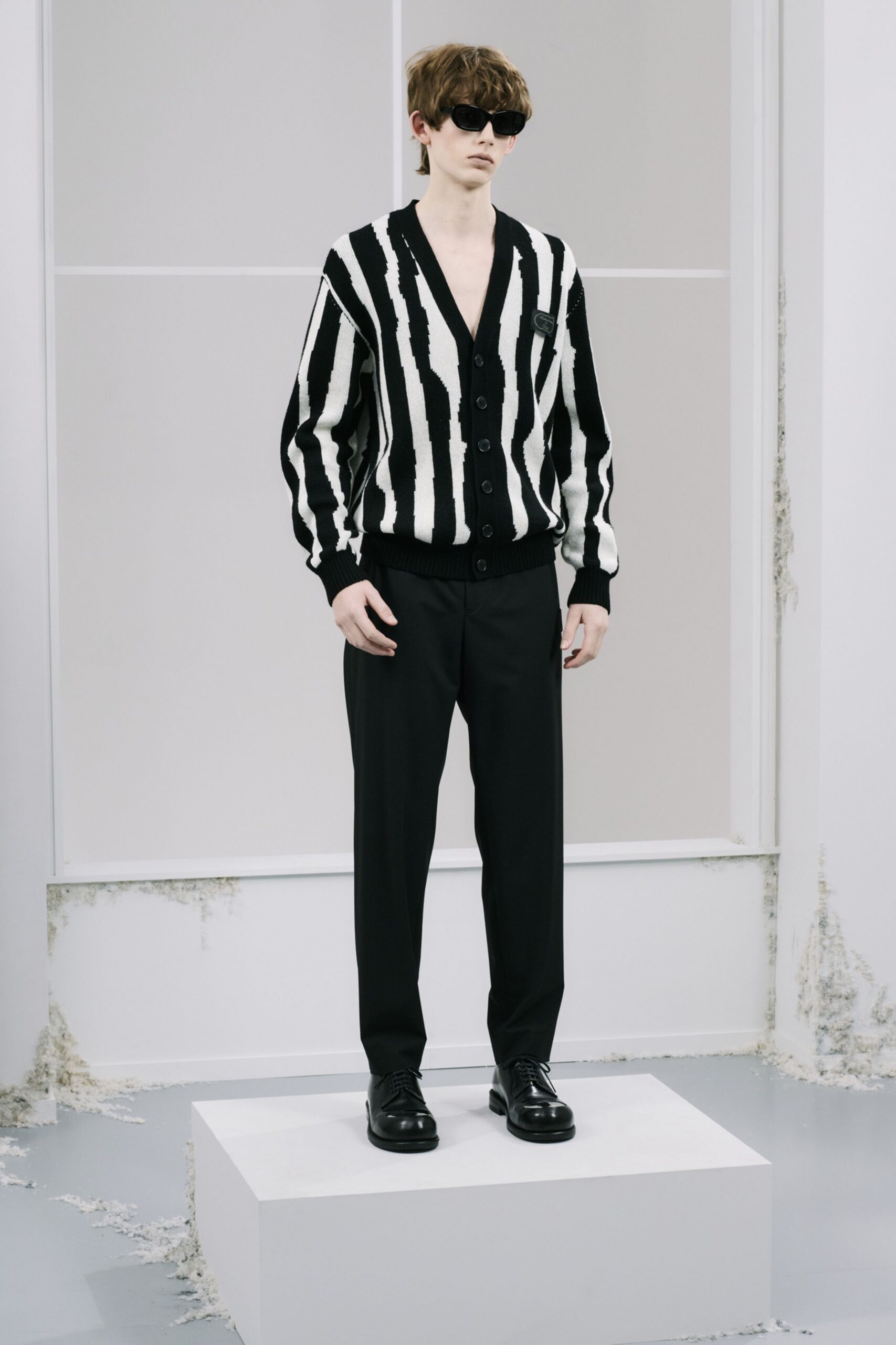 black cotton long-sleeve v-neck relaxed striped cardigan