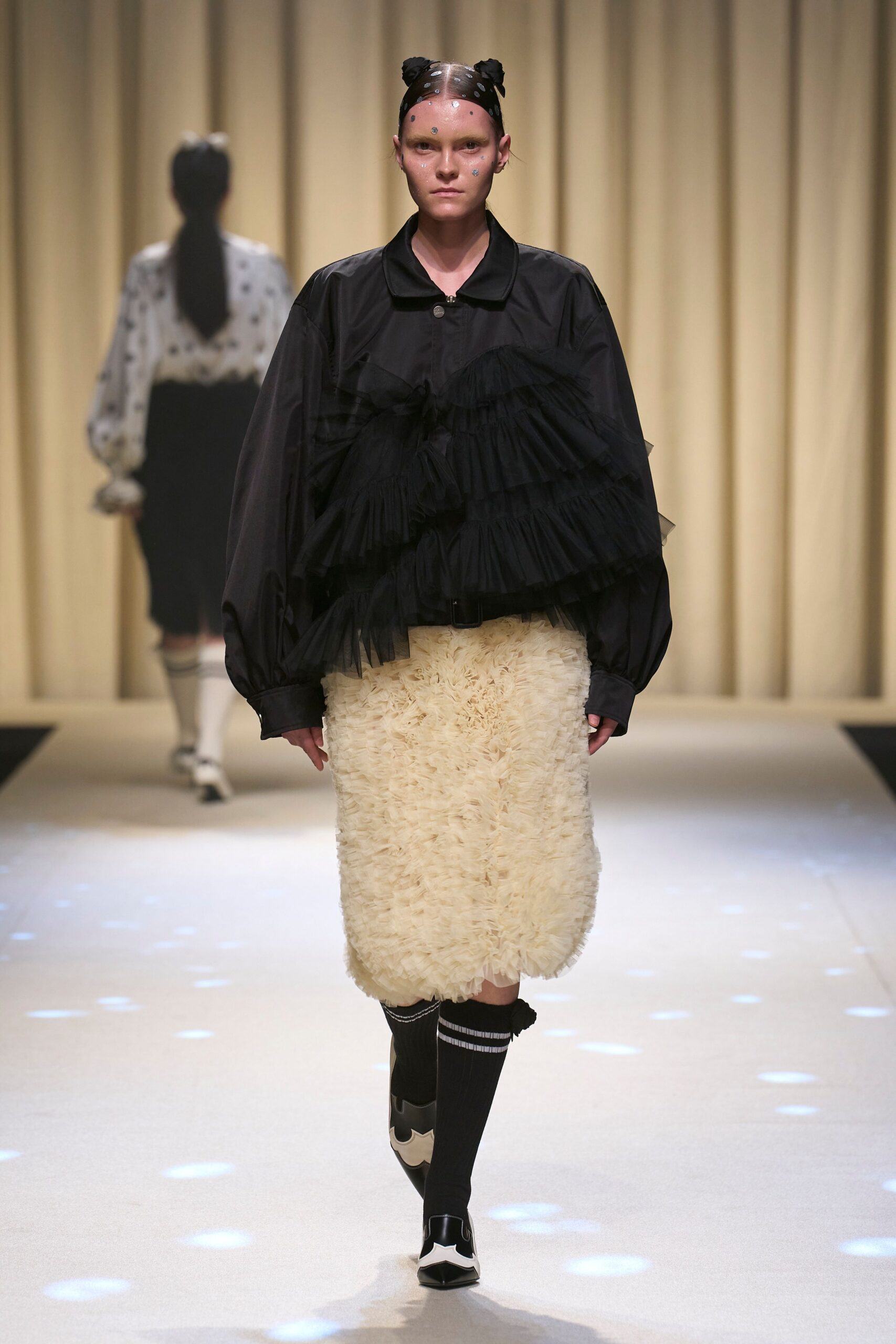 black cotton long-sleeve oversized ruffled top