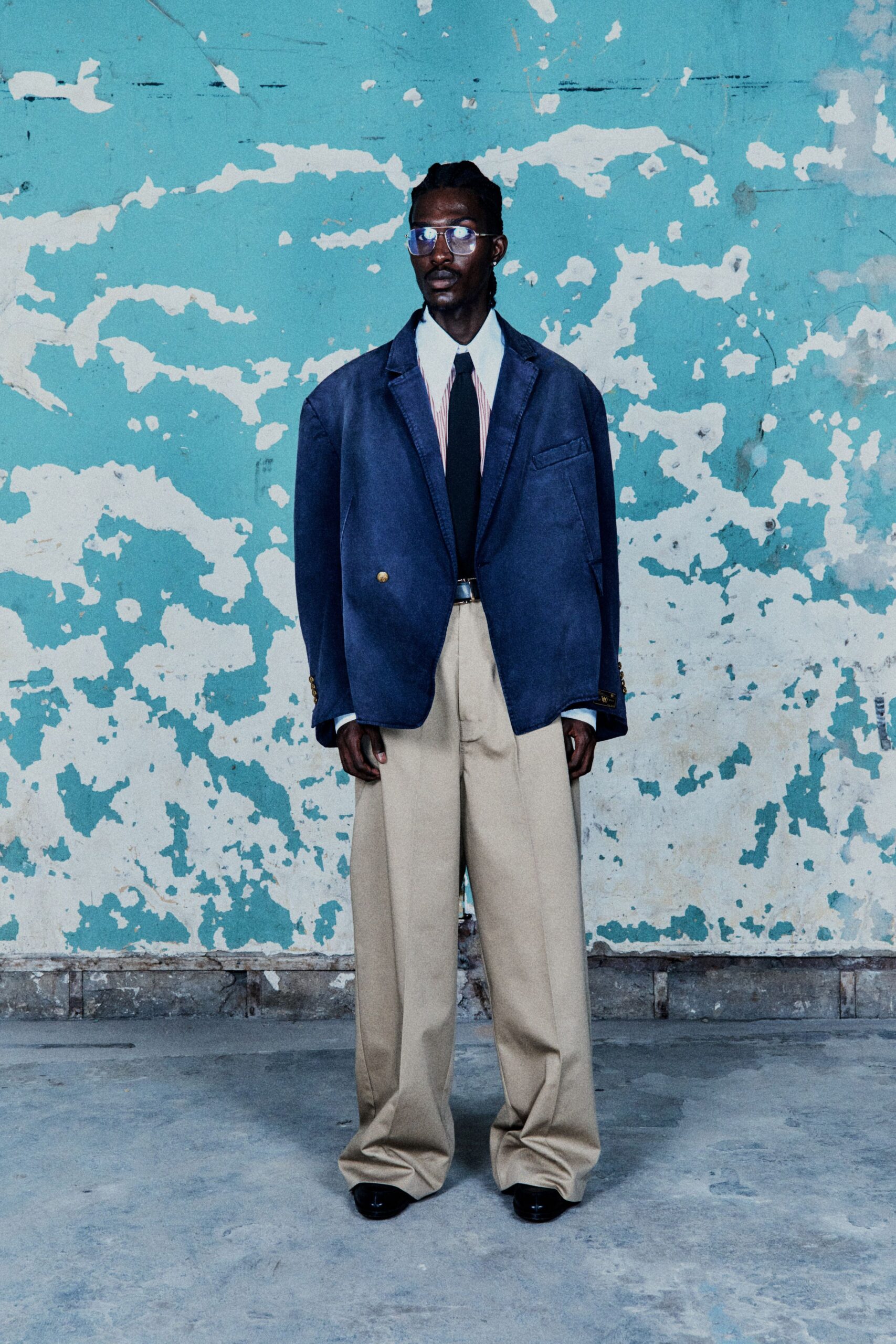 blue cotton long-sleeve collared oversized blazer