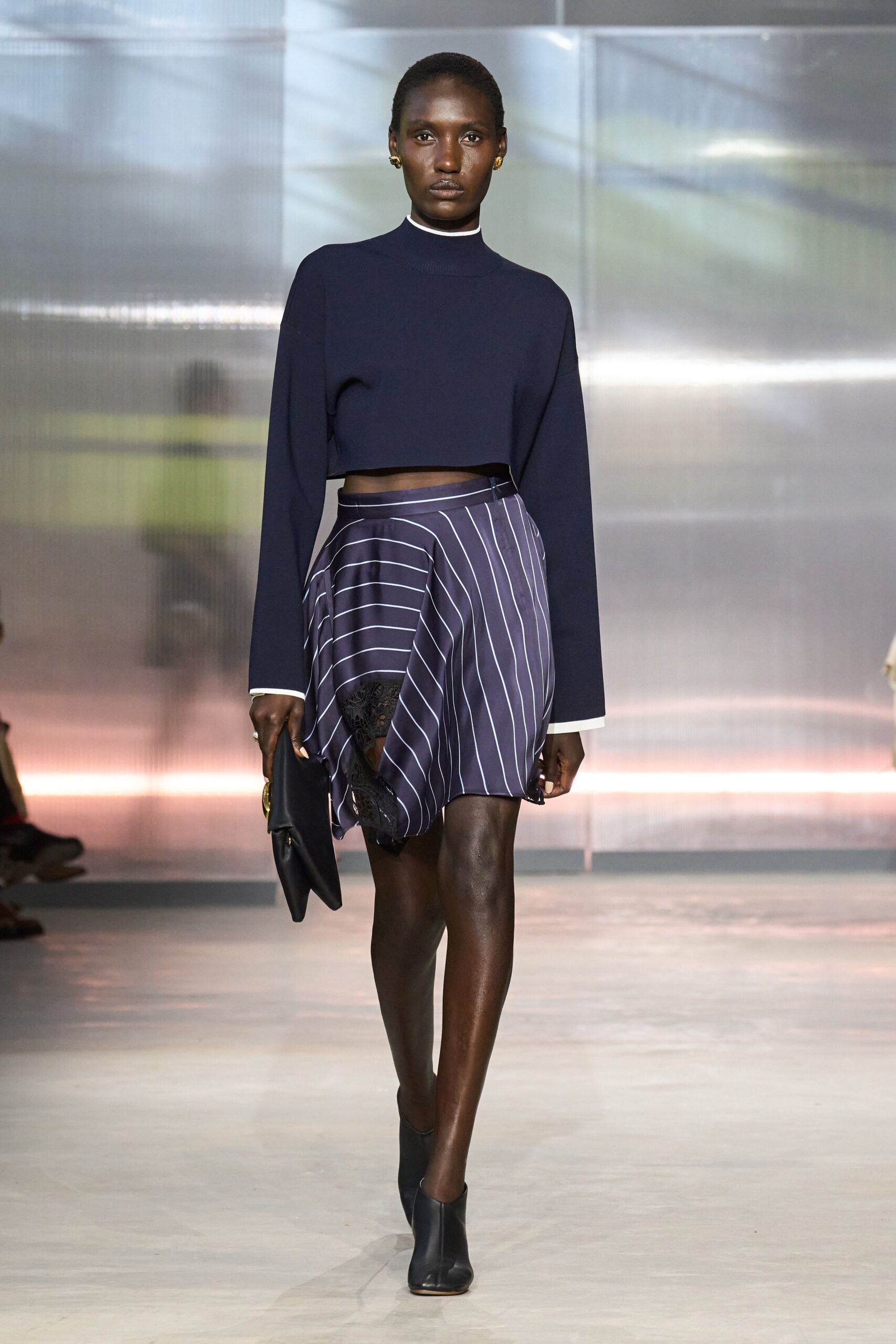 blue cotton long-sleeve high-neck fitted cropped top