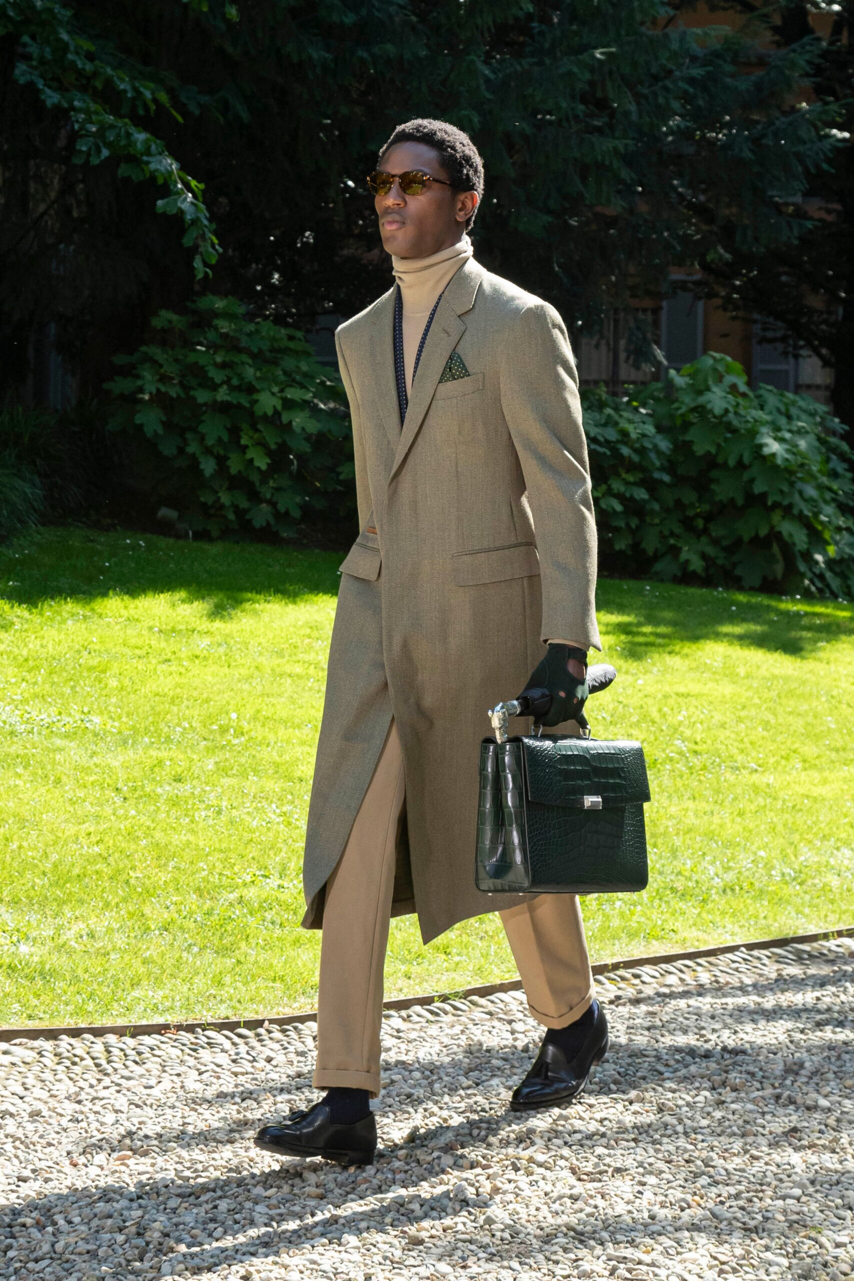 beige wool long-sleeve collared tailored buttoned coat
