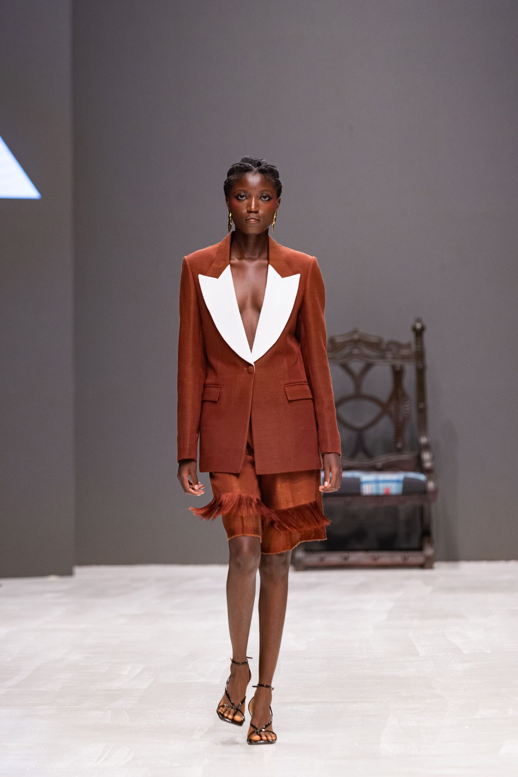 brown wool long-sleeve v-neck fitted buttoned fringed blazer