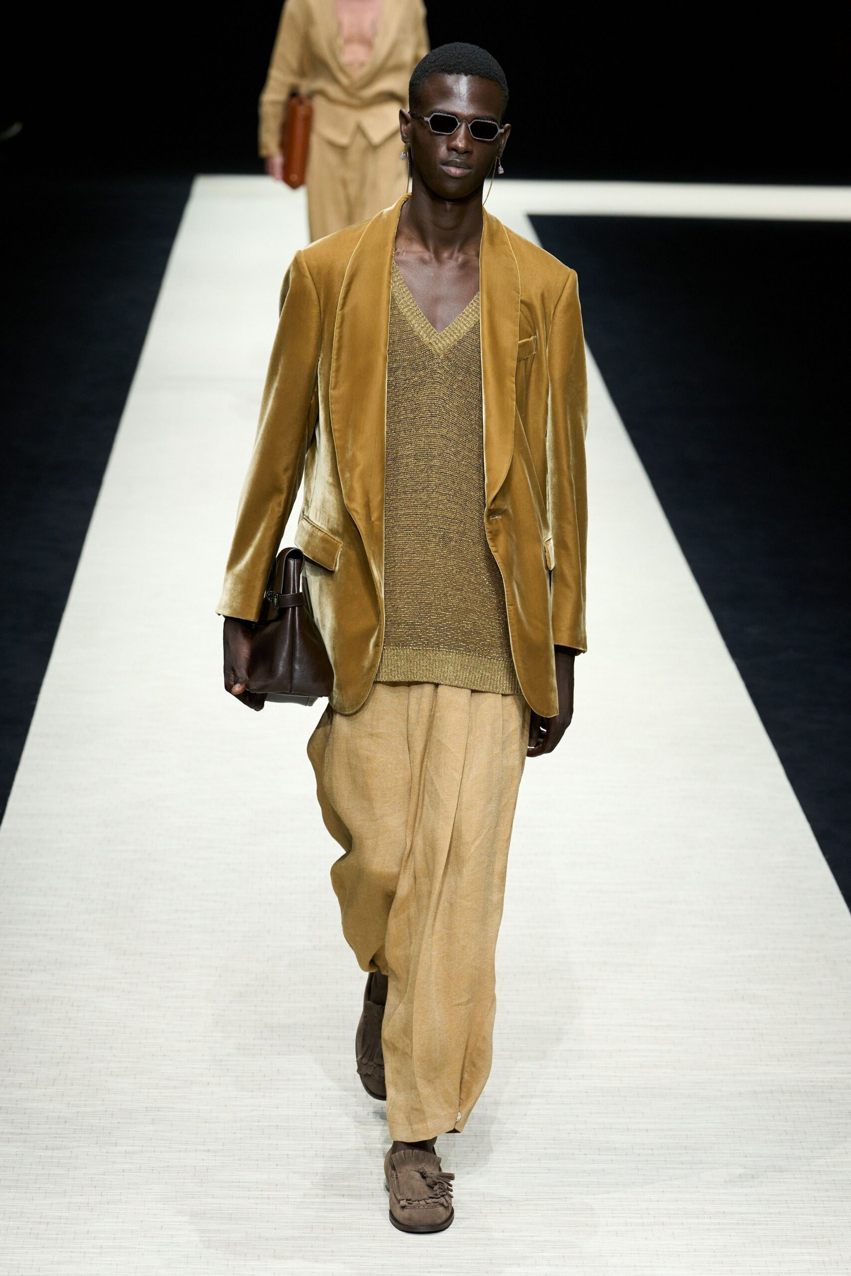 gold velvet long-sleeve v-neck tailored blazer