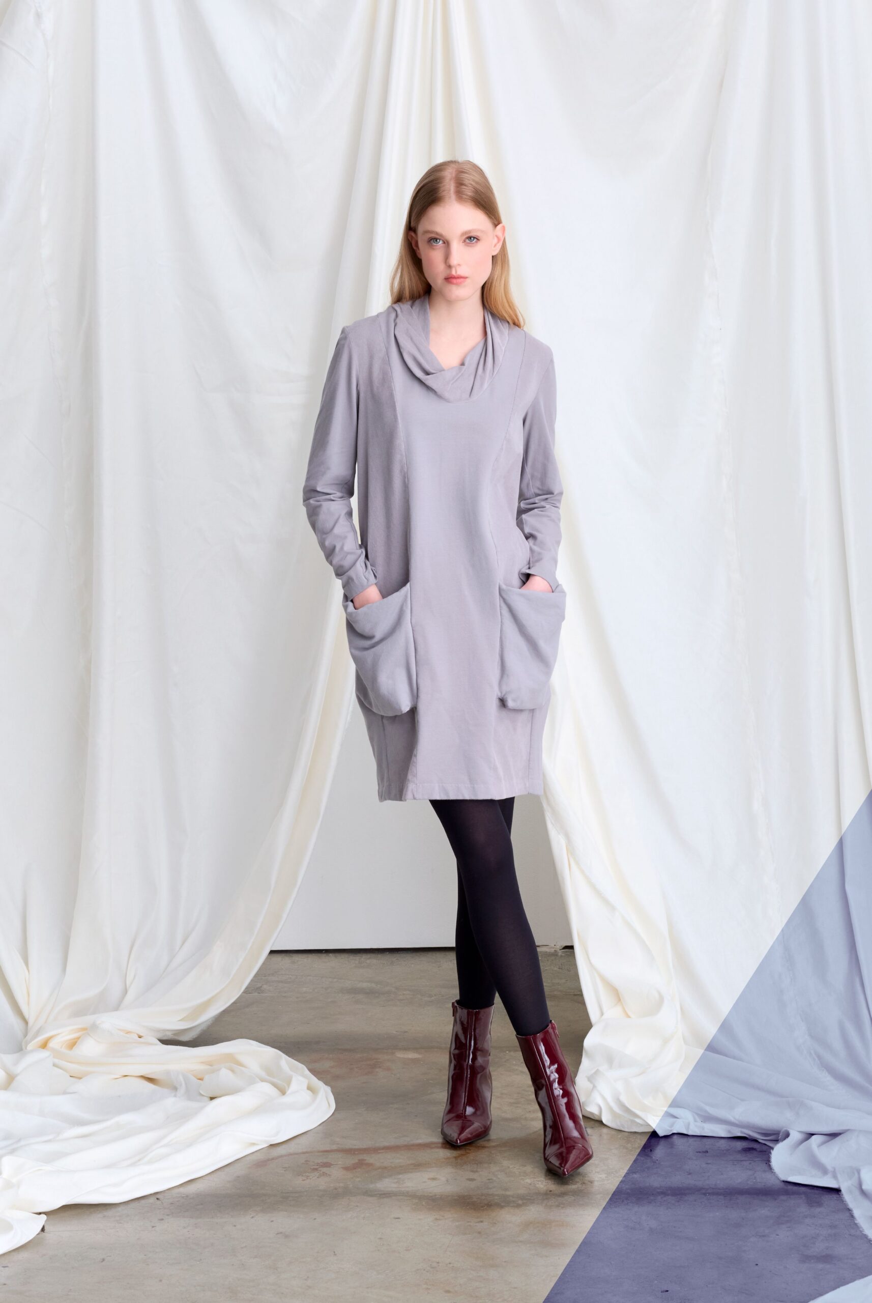 gray cotton long-sleeve v-neck relaxed pockets short dress