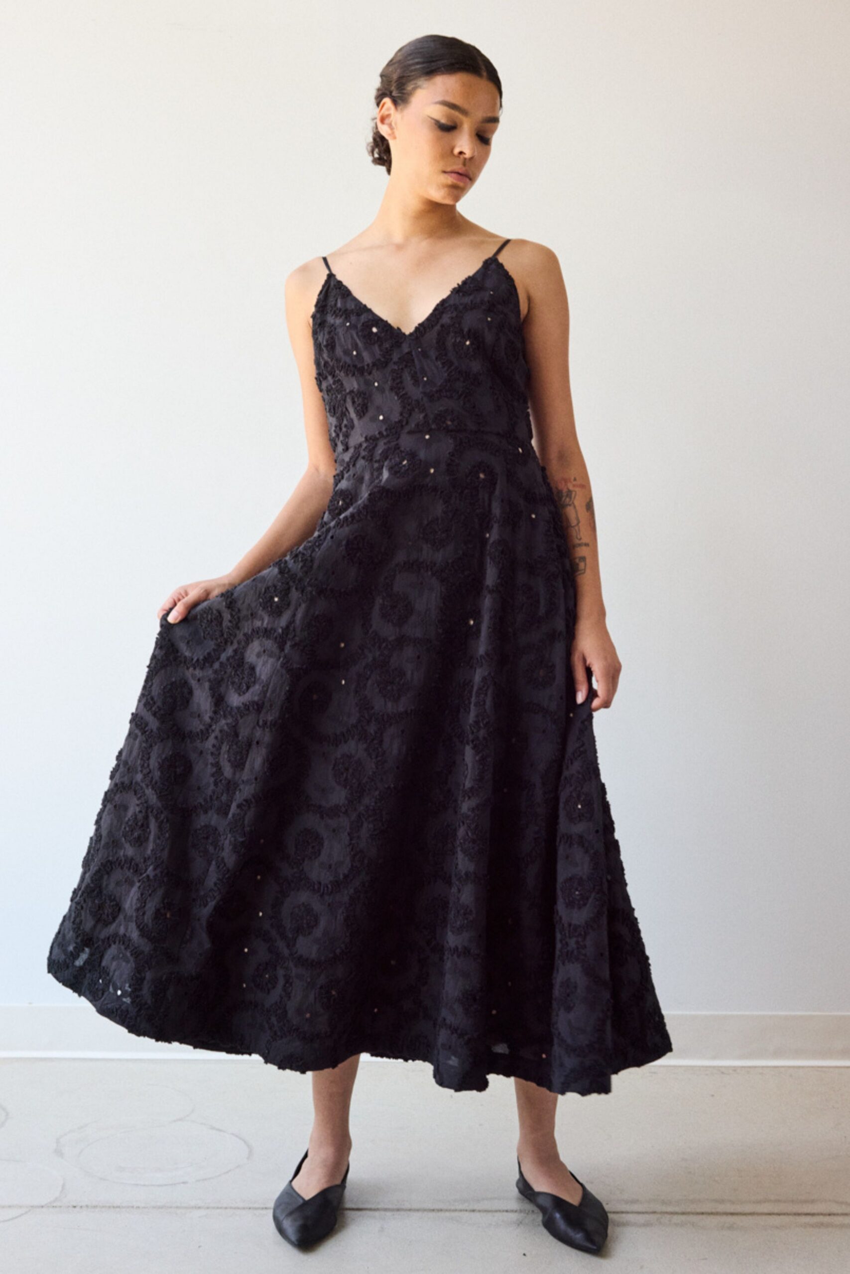 black lace sleeveless v-neck fitted embroidered tiered dress