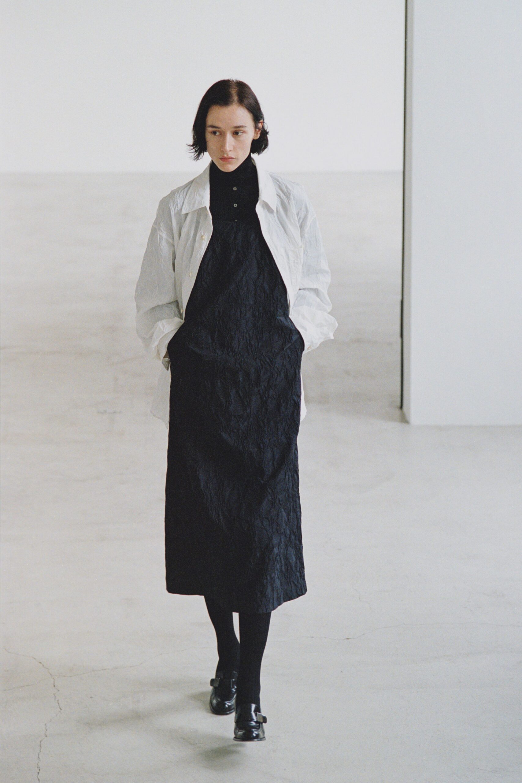 white cotton long-sleeve collared oversized jacket